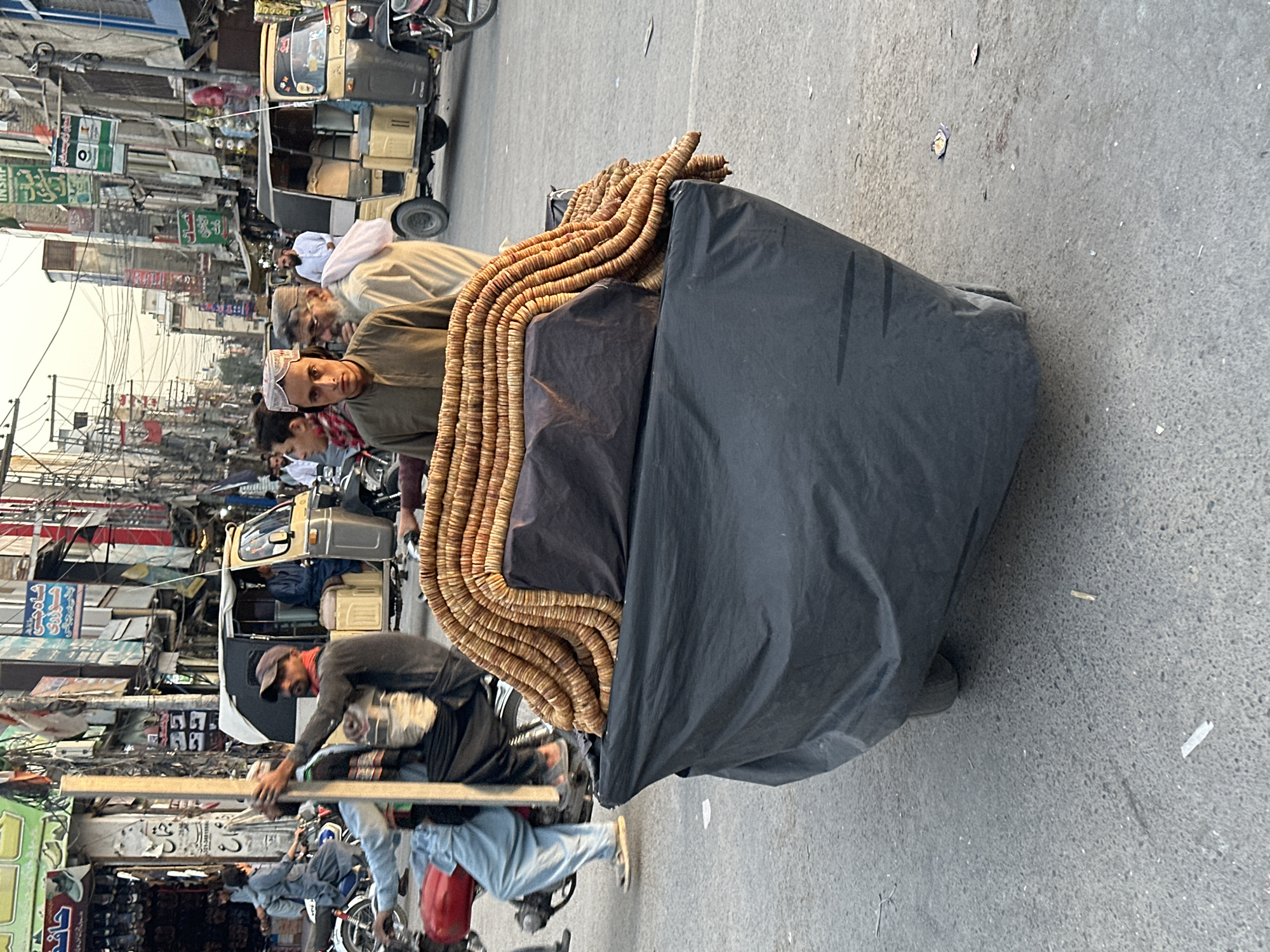Afternoon street activity in Quetta City Tehsil, Pakistan