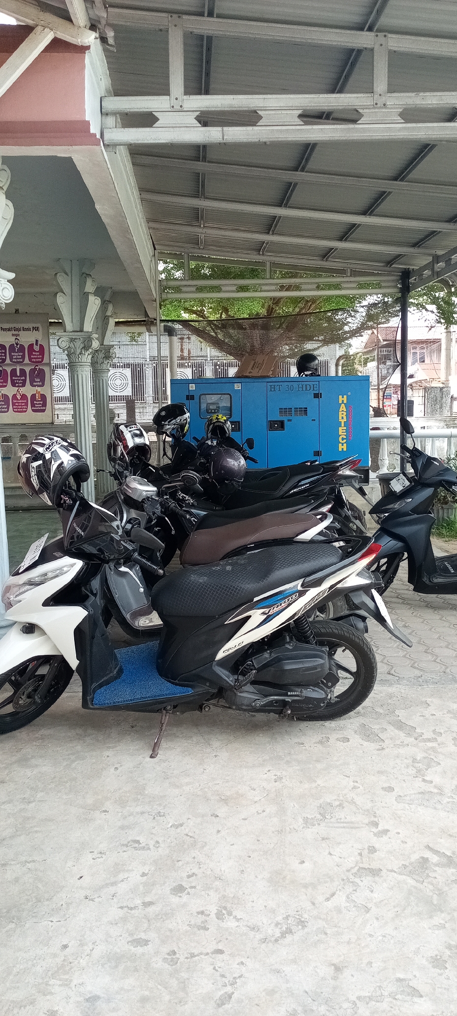 Early morning operations documented at Indonesian dialysis clinic