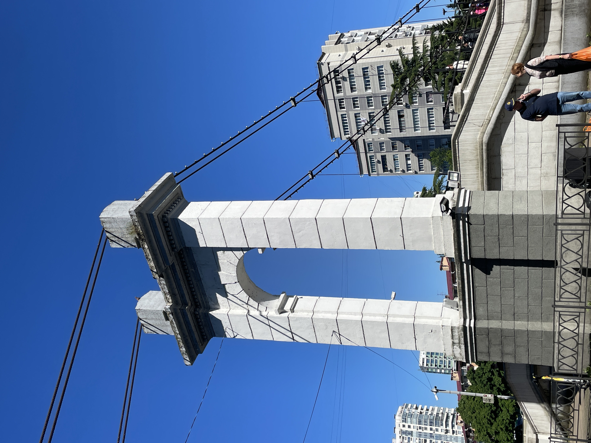 Sunny afternoon walk documented across parks and streets in Sochi