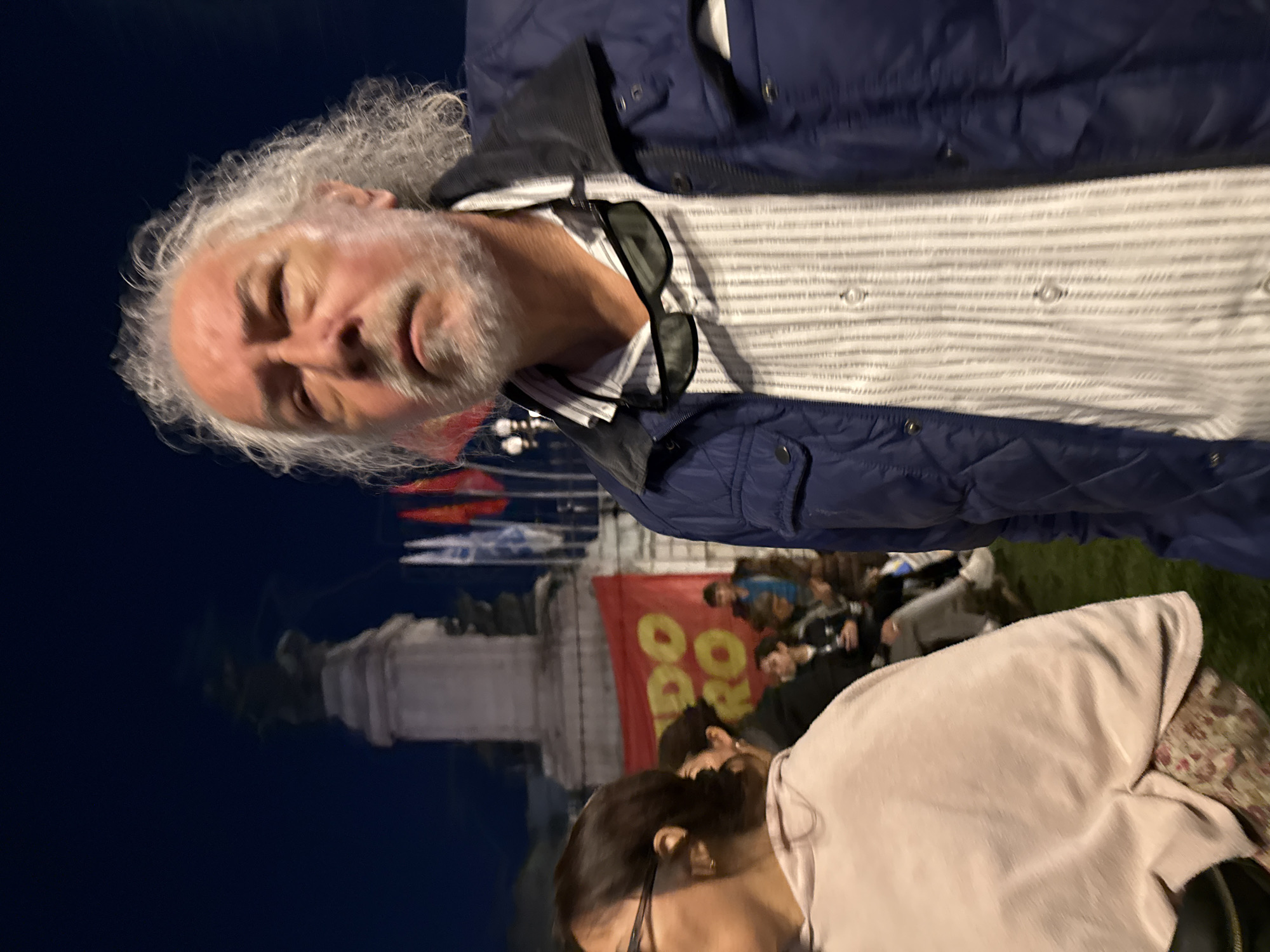 Gray-haired person in blue jacket spotted in Buenos Aires