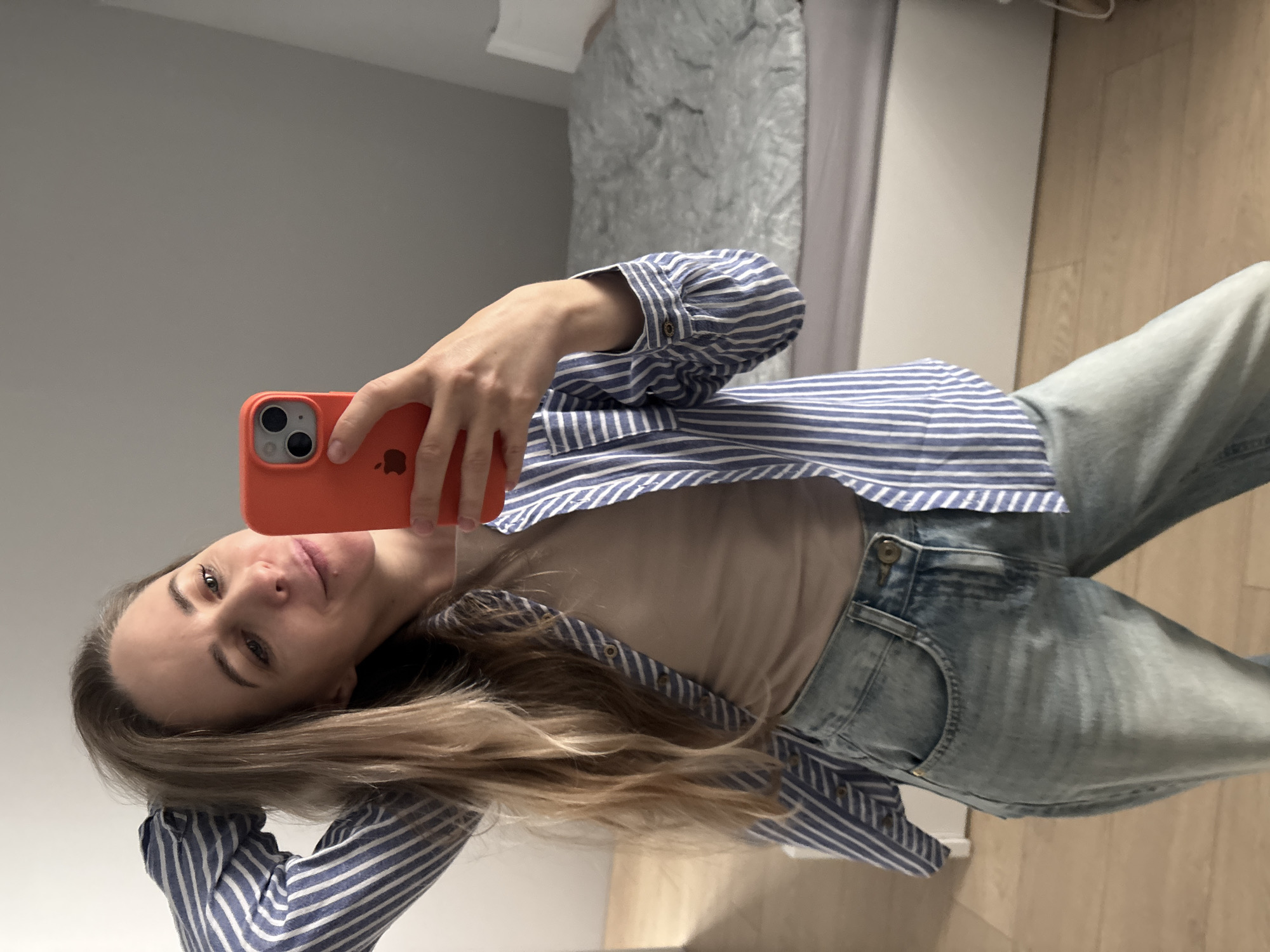 Morning selfies and construction work documented in Chaikovsky, Russia