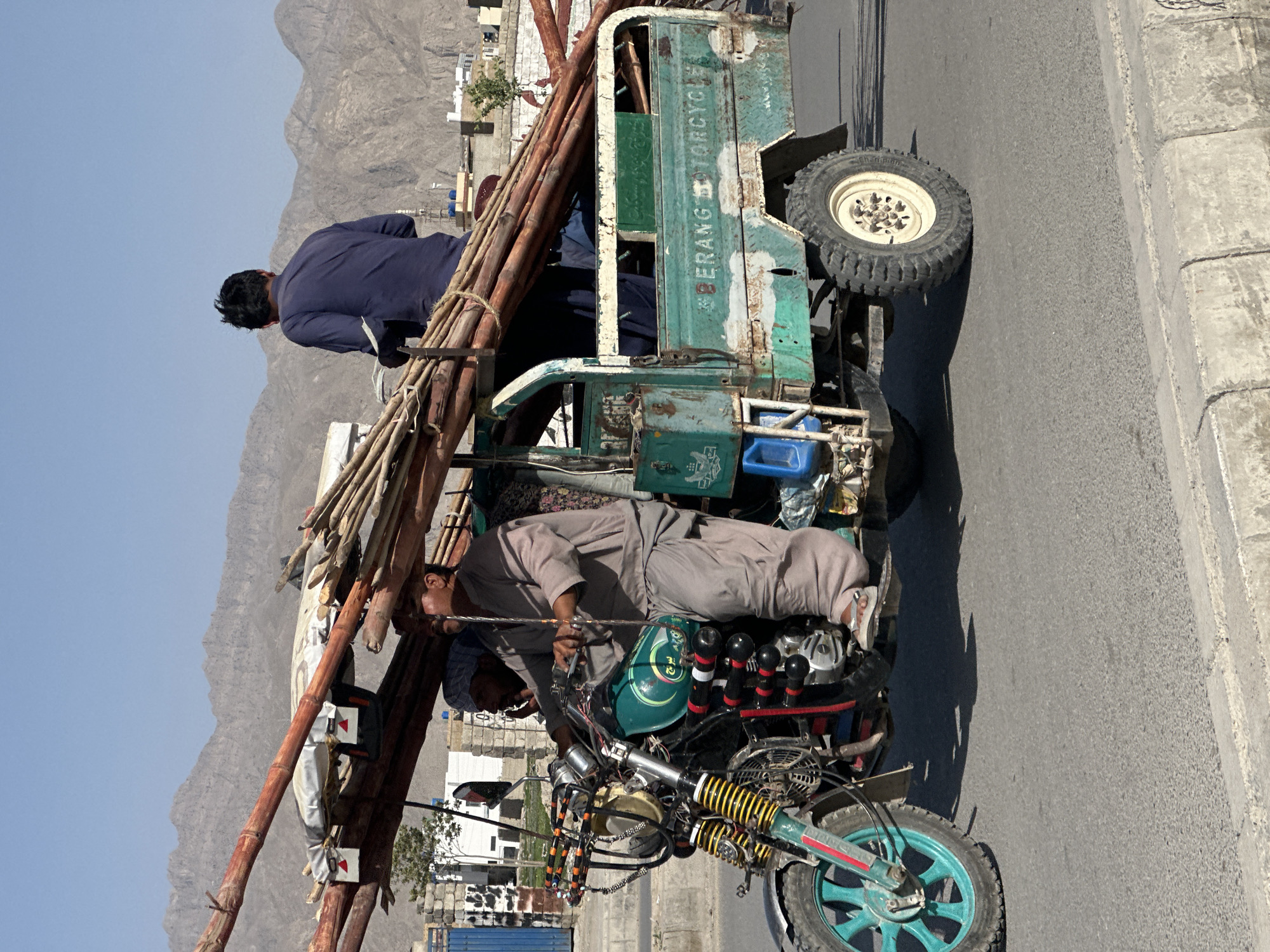Daily street life documented in Quetta City