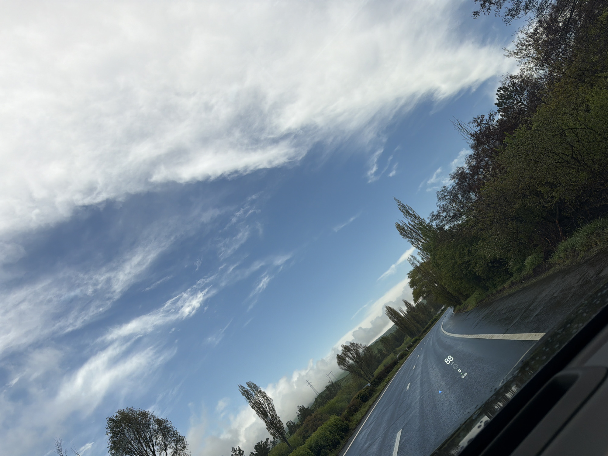 Driver documents wet highway journey at 85-89 km/h