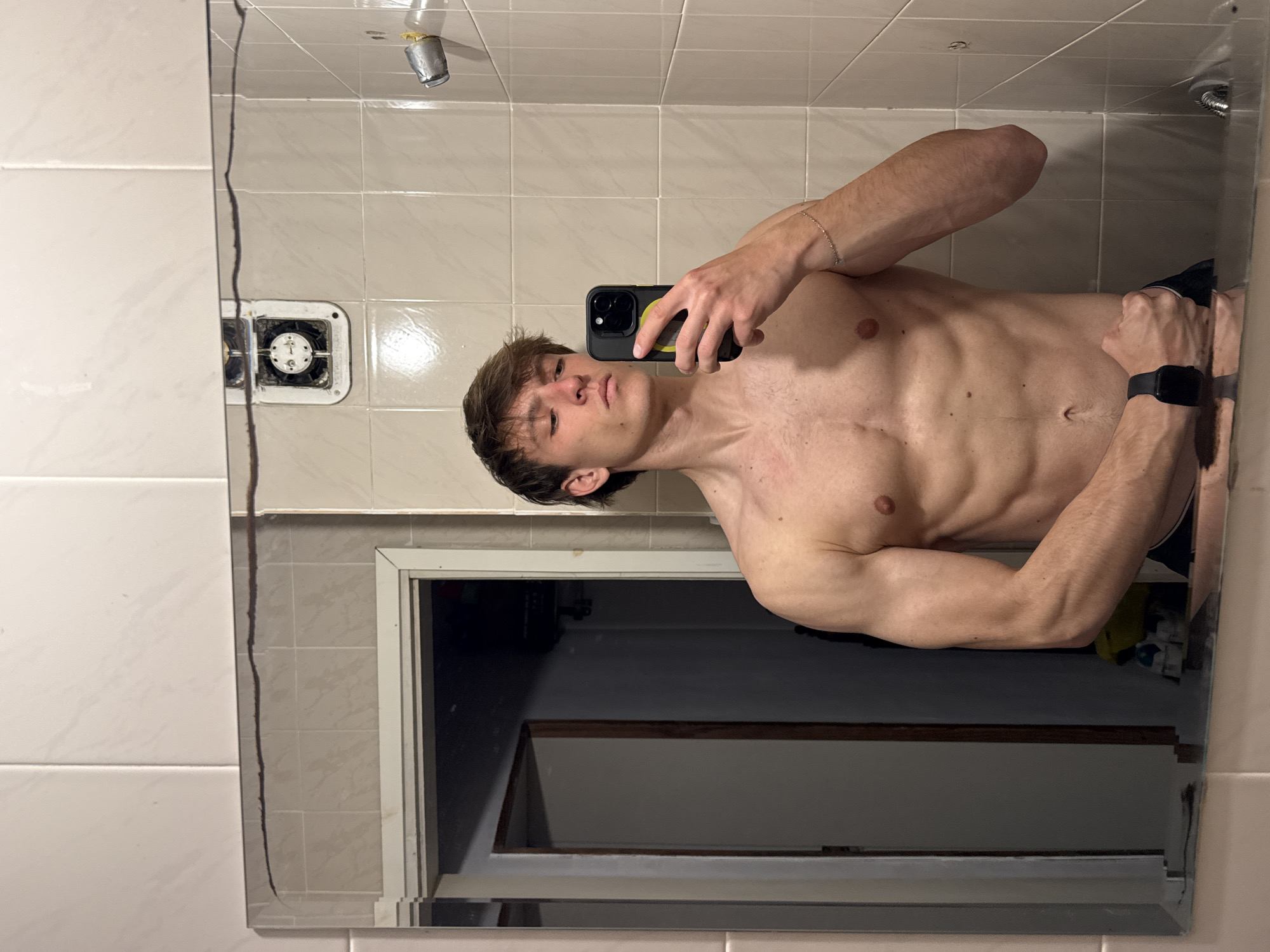Sofia resident takes bathroom selfies, tulip garden photographed at twilight