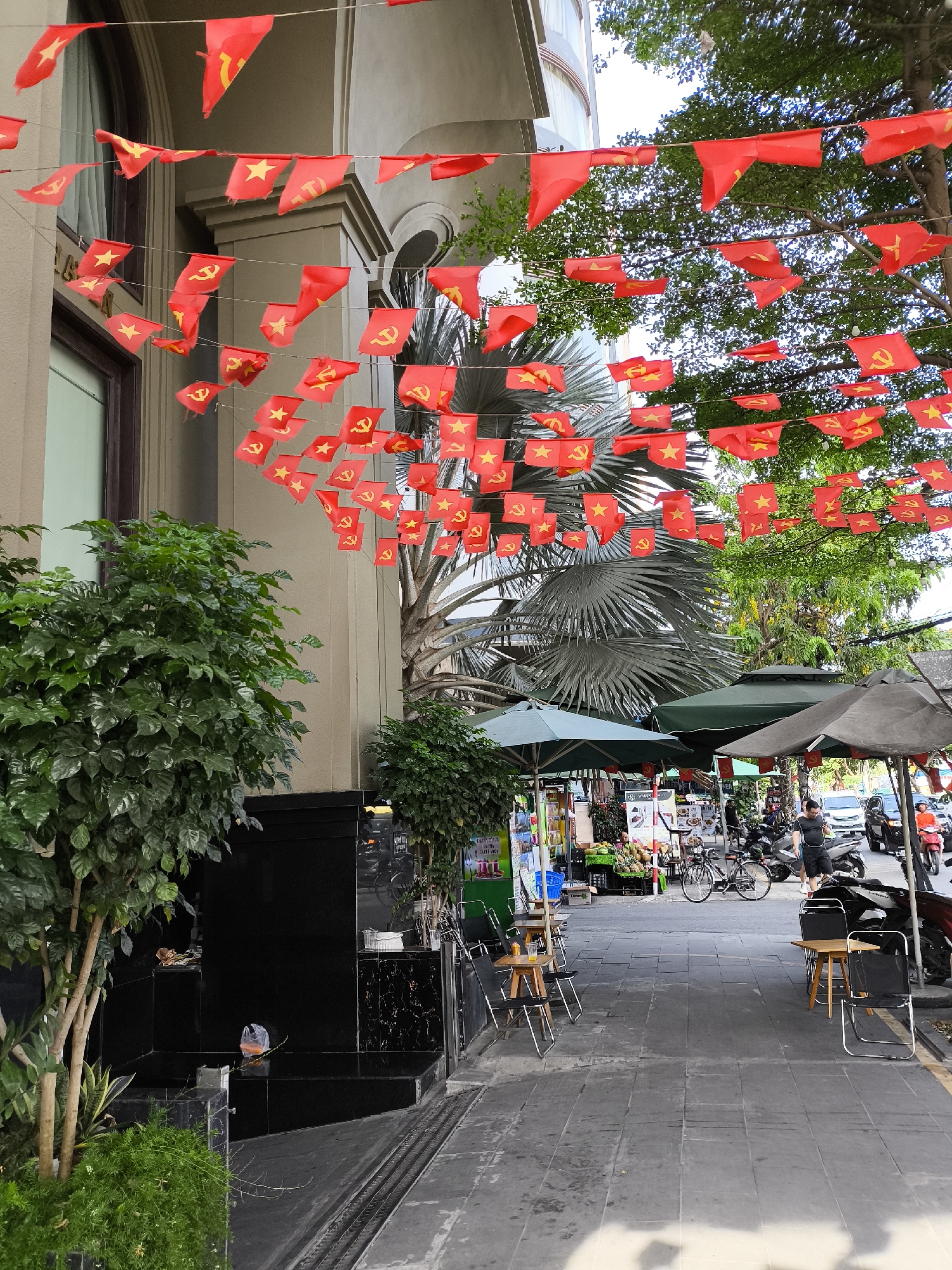 Flag-lined streets, live seafood, and beachside eats in Da Nang