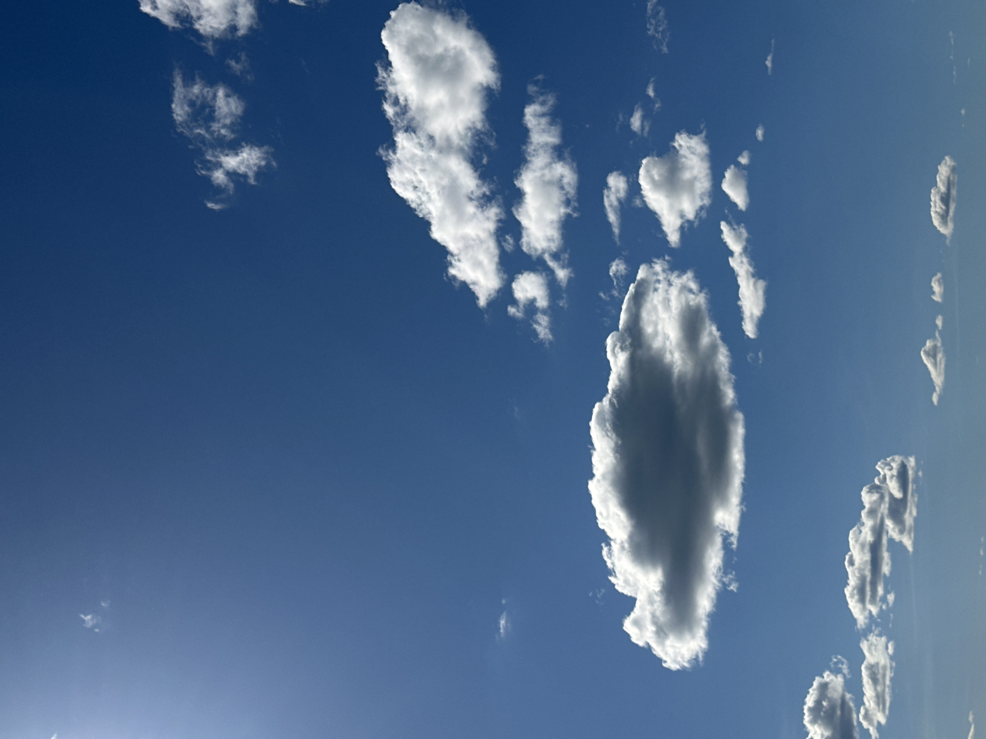 Toy photography and sky shots around a residential complex