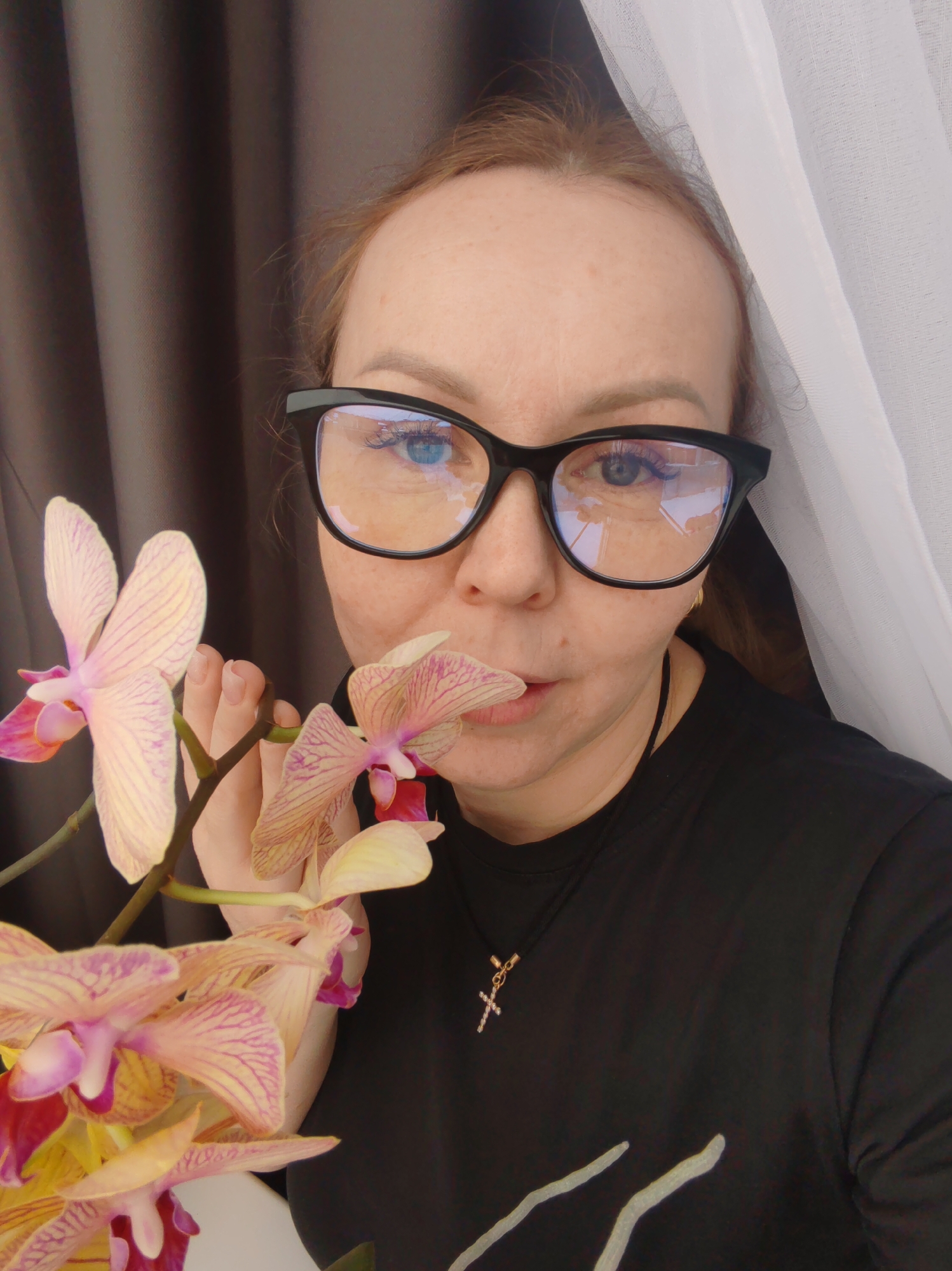Woman takes early morning selfies in Chaikovsky, Russia
