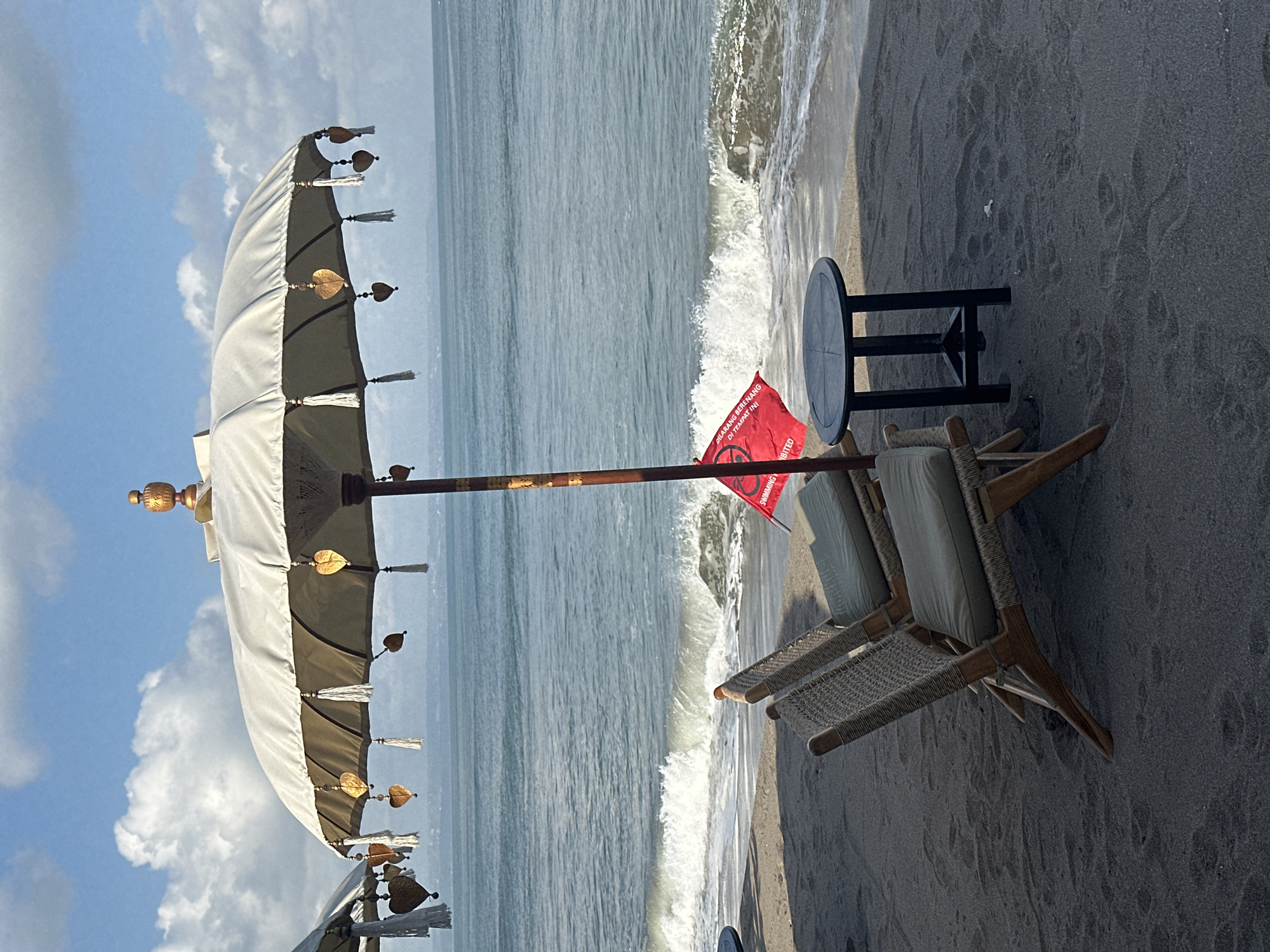 Beach relaxation and alleyway stroll in North Kuta
