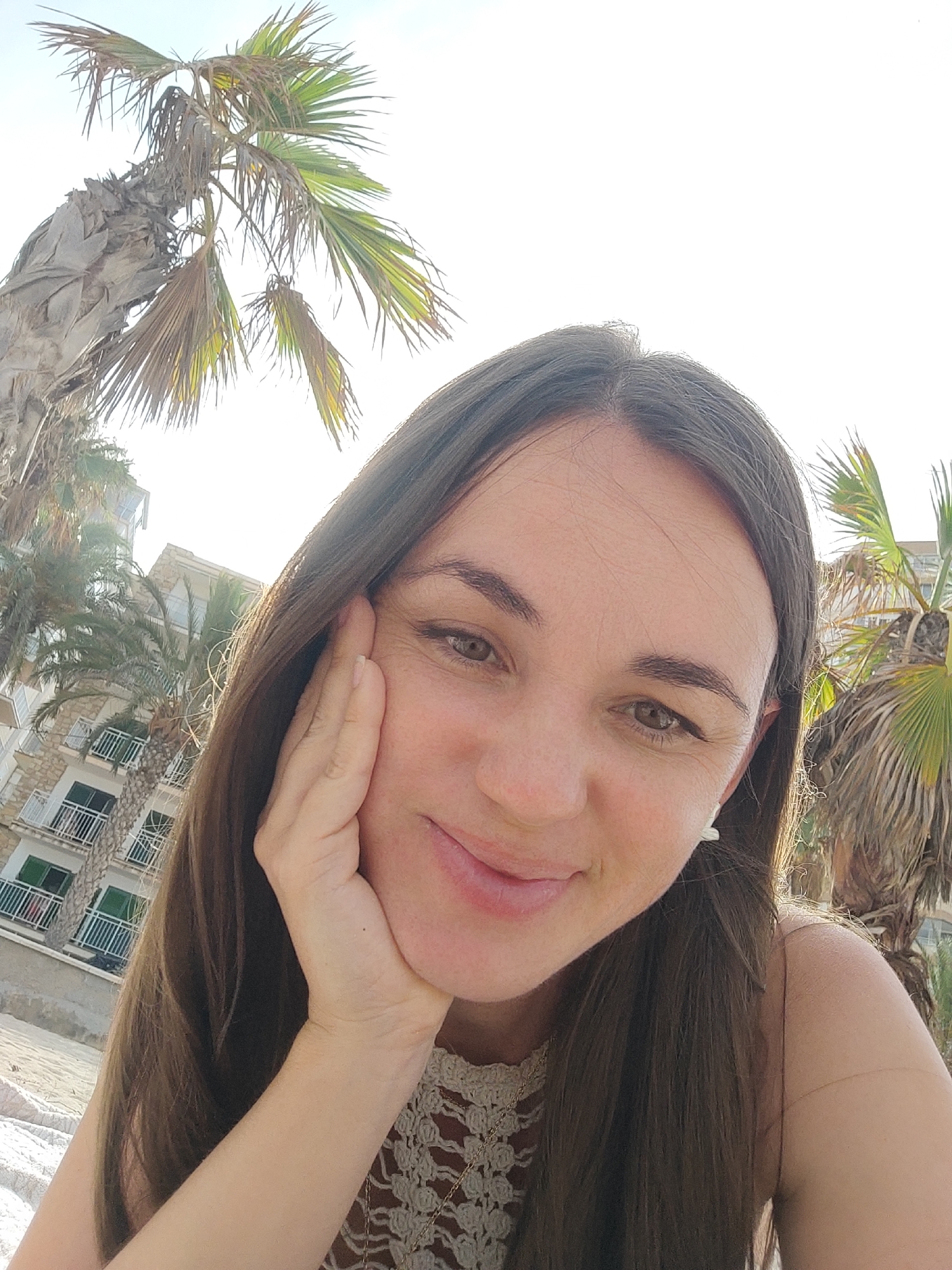 Relaxed beach afternoon in El Campello with hints of a celebration