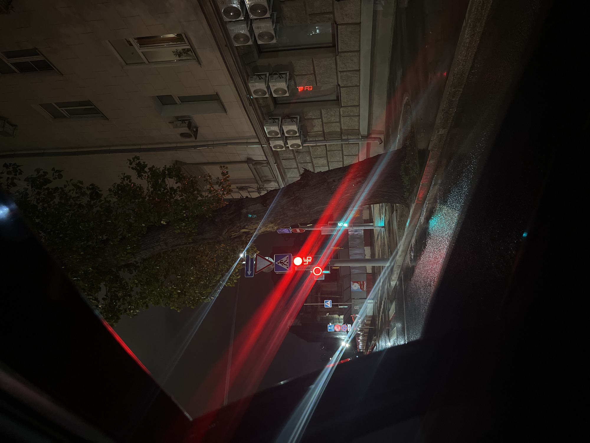 Nighttime car journey documented in Moscow