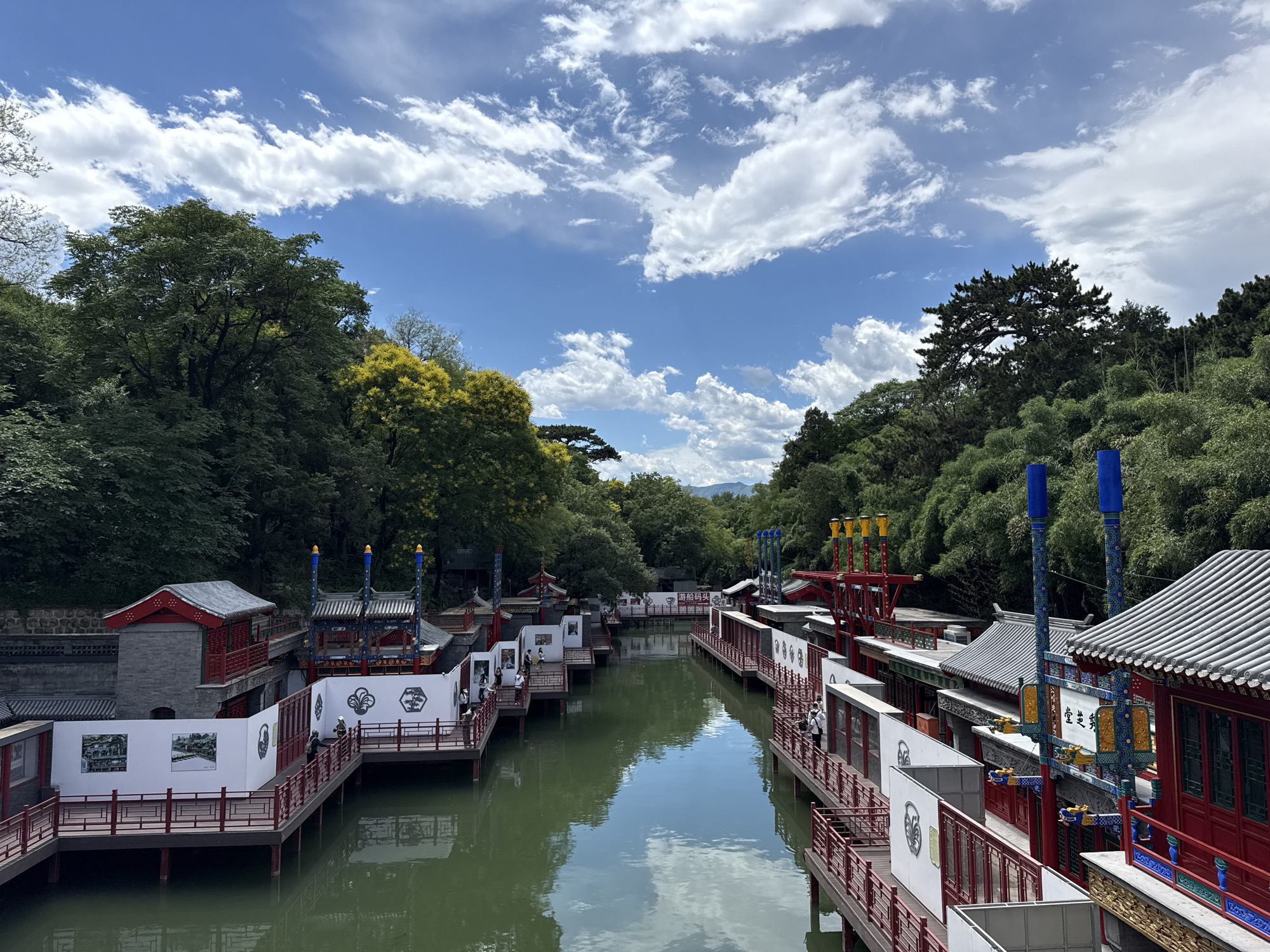 Tourist documents early morning visit to Beijing's Summer Palace