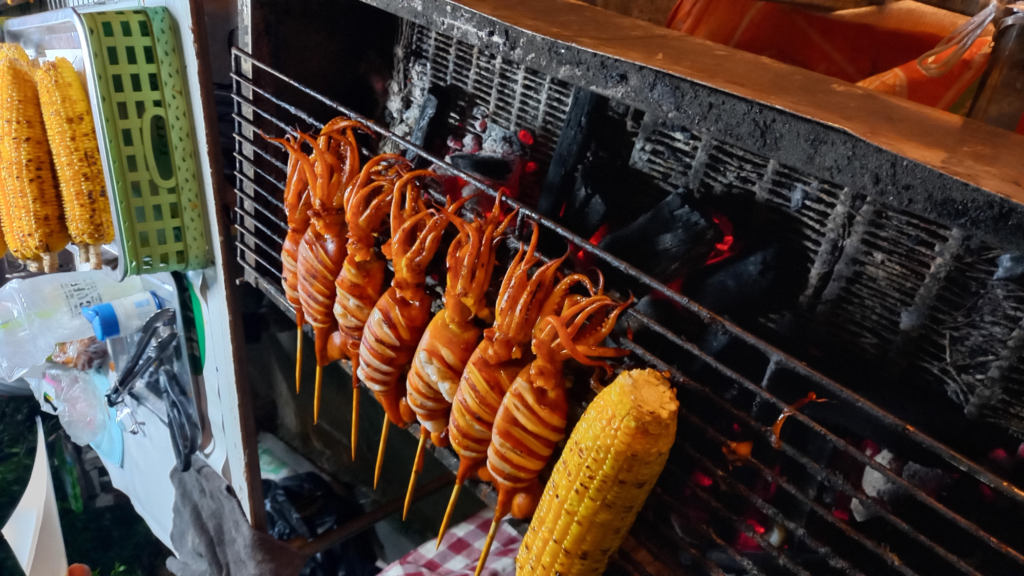 Koh Phangan night market in full swing — food, fruit, and street life