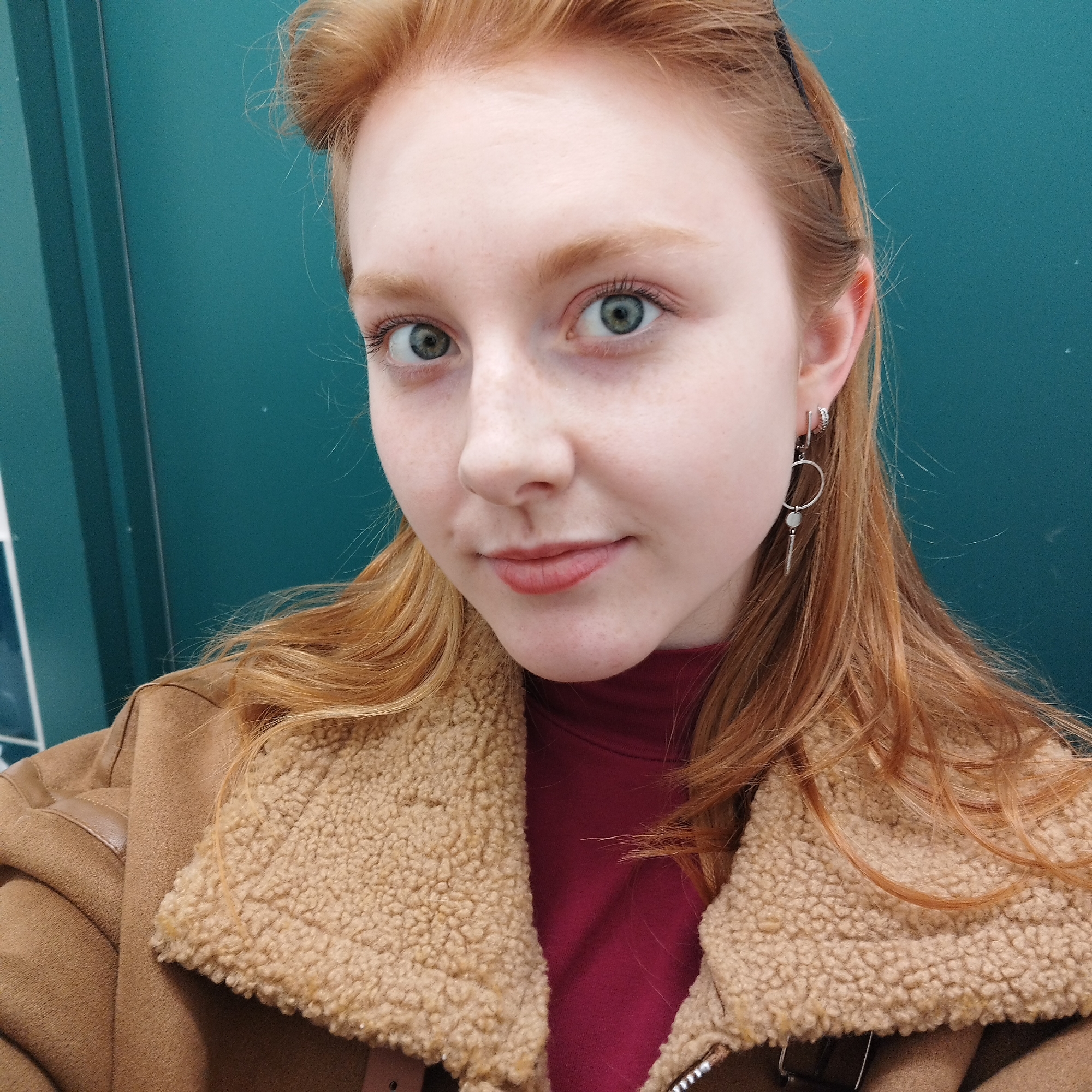 Woman documents morning visit to Yekaterinburg landmarks and streets