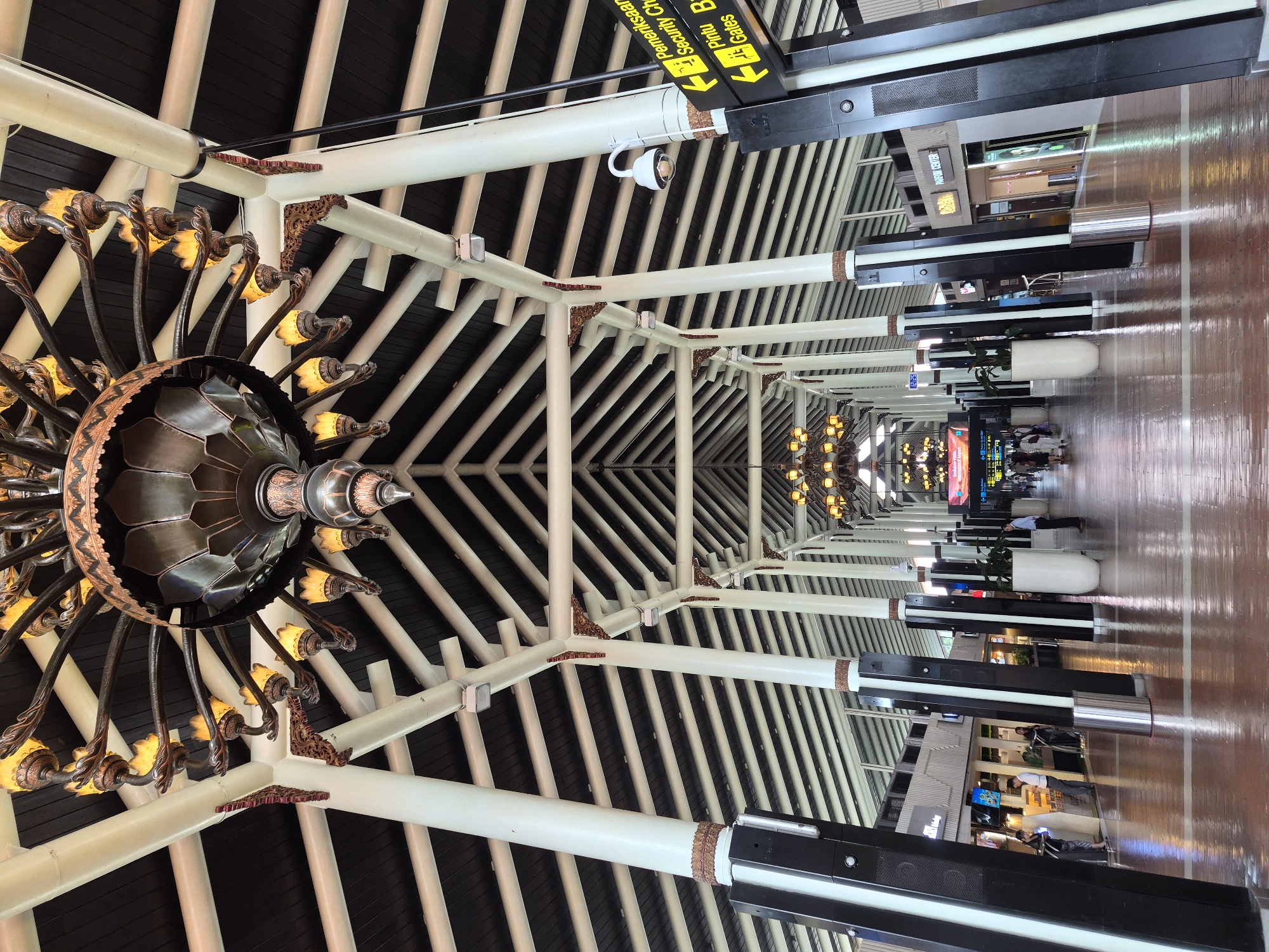 Grand chandelier lights up vaulted terminal at Tangerang airport