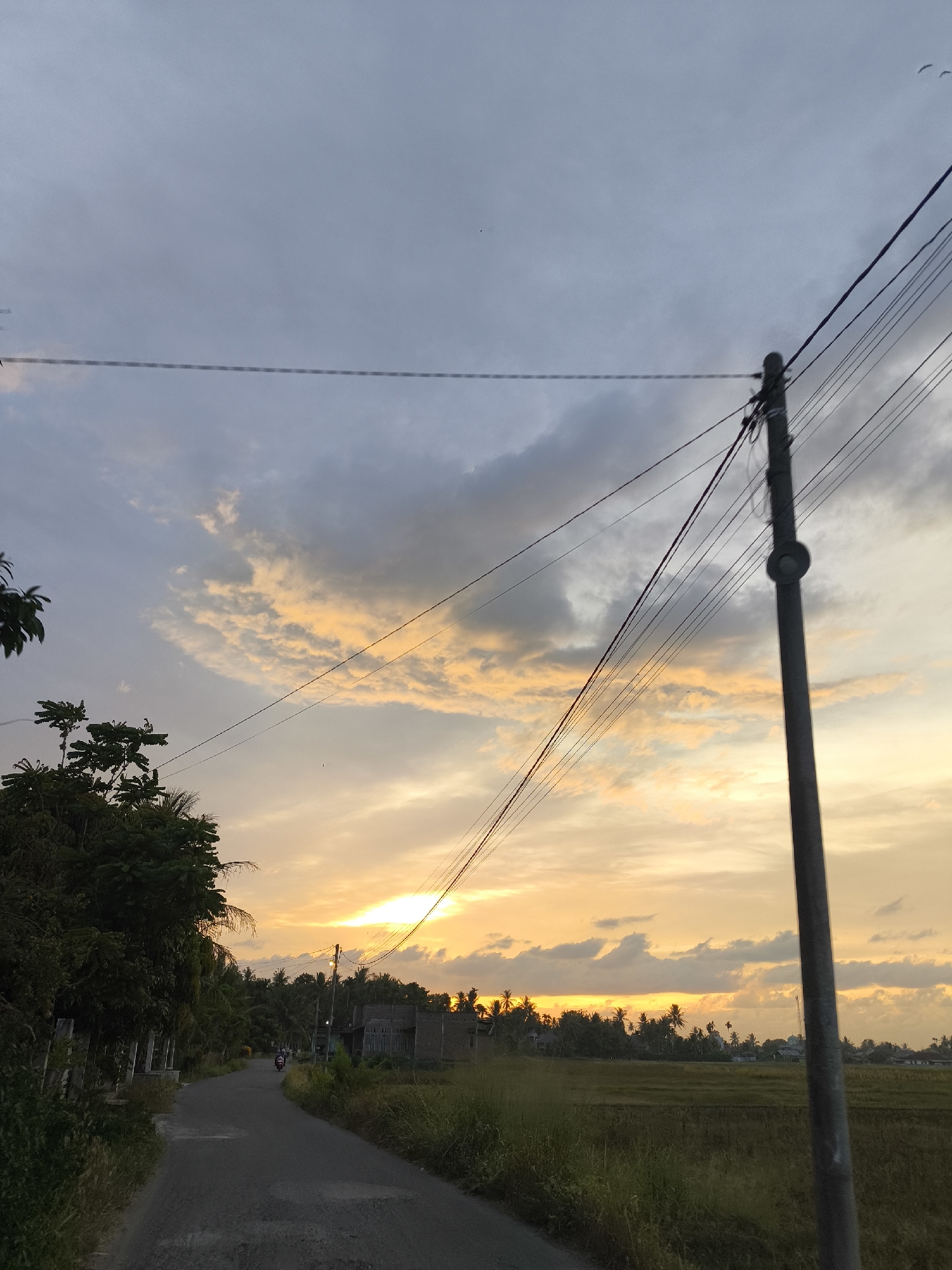 Bireuenmeunasahblang, Indonesia
