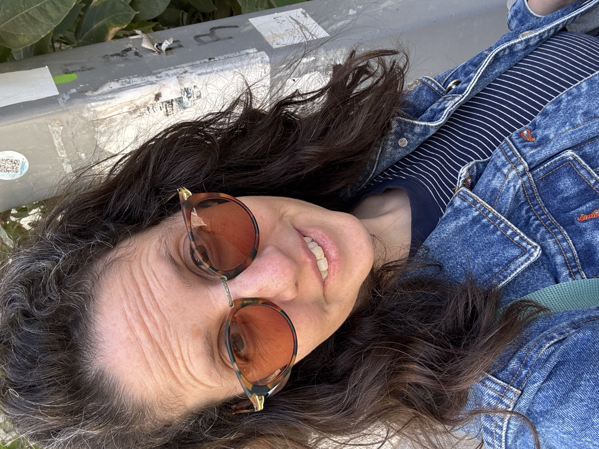 Tel-Aviv residents share casual meal moments, April 20