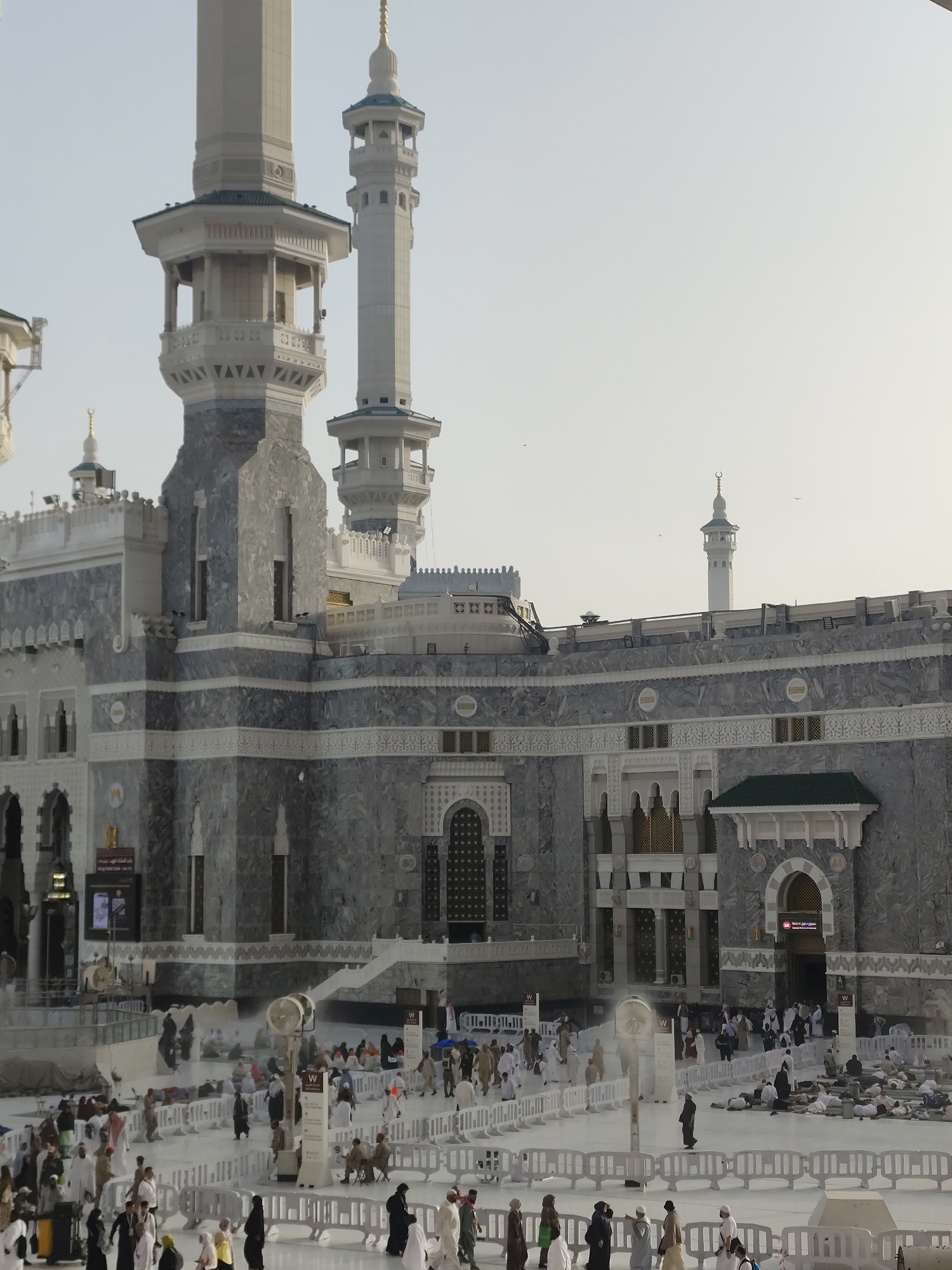 Daily prayers and activity observed at Masjid al-Haram