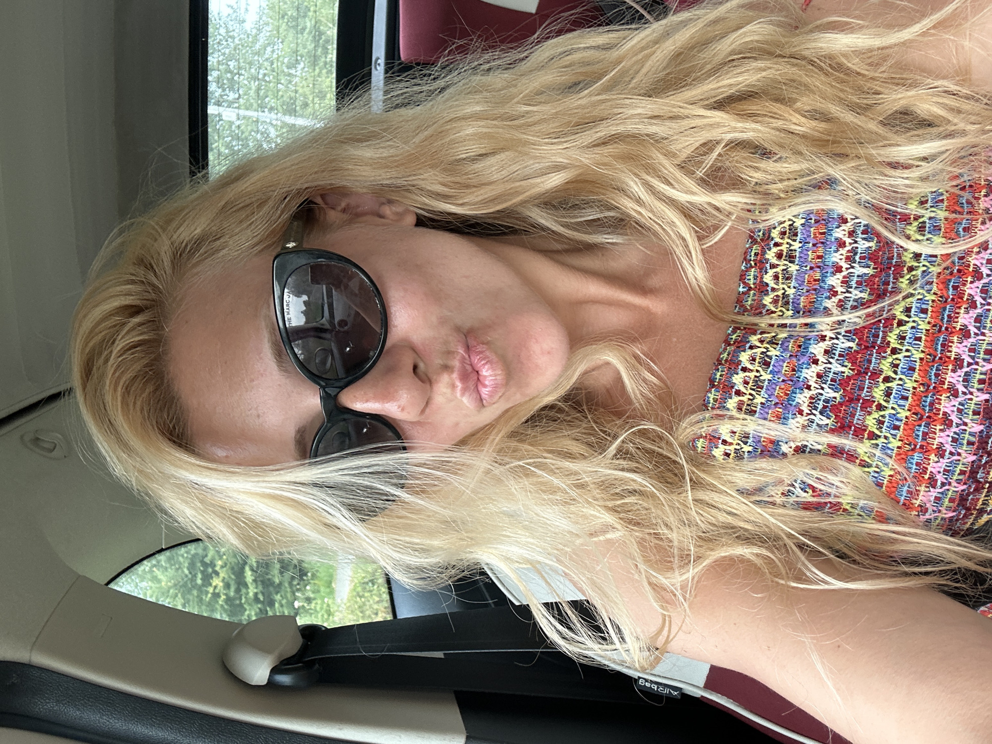 Car selfies and roadside scenery in Cayeux-sur-Mer