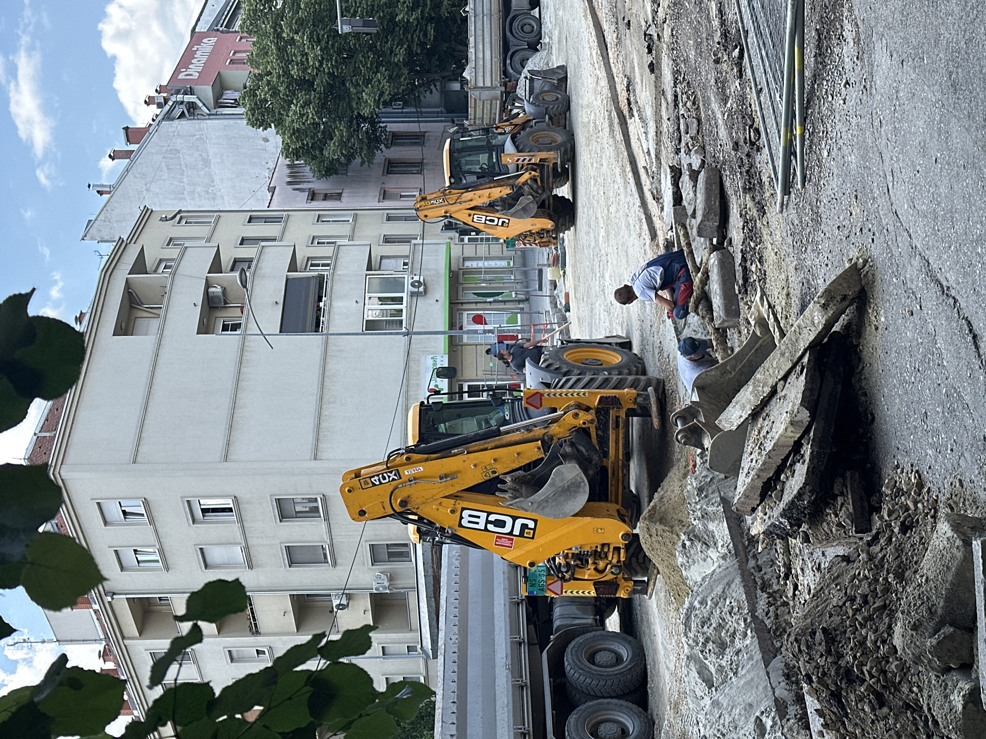 Ordinary moments captured across Novi Sad during midday