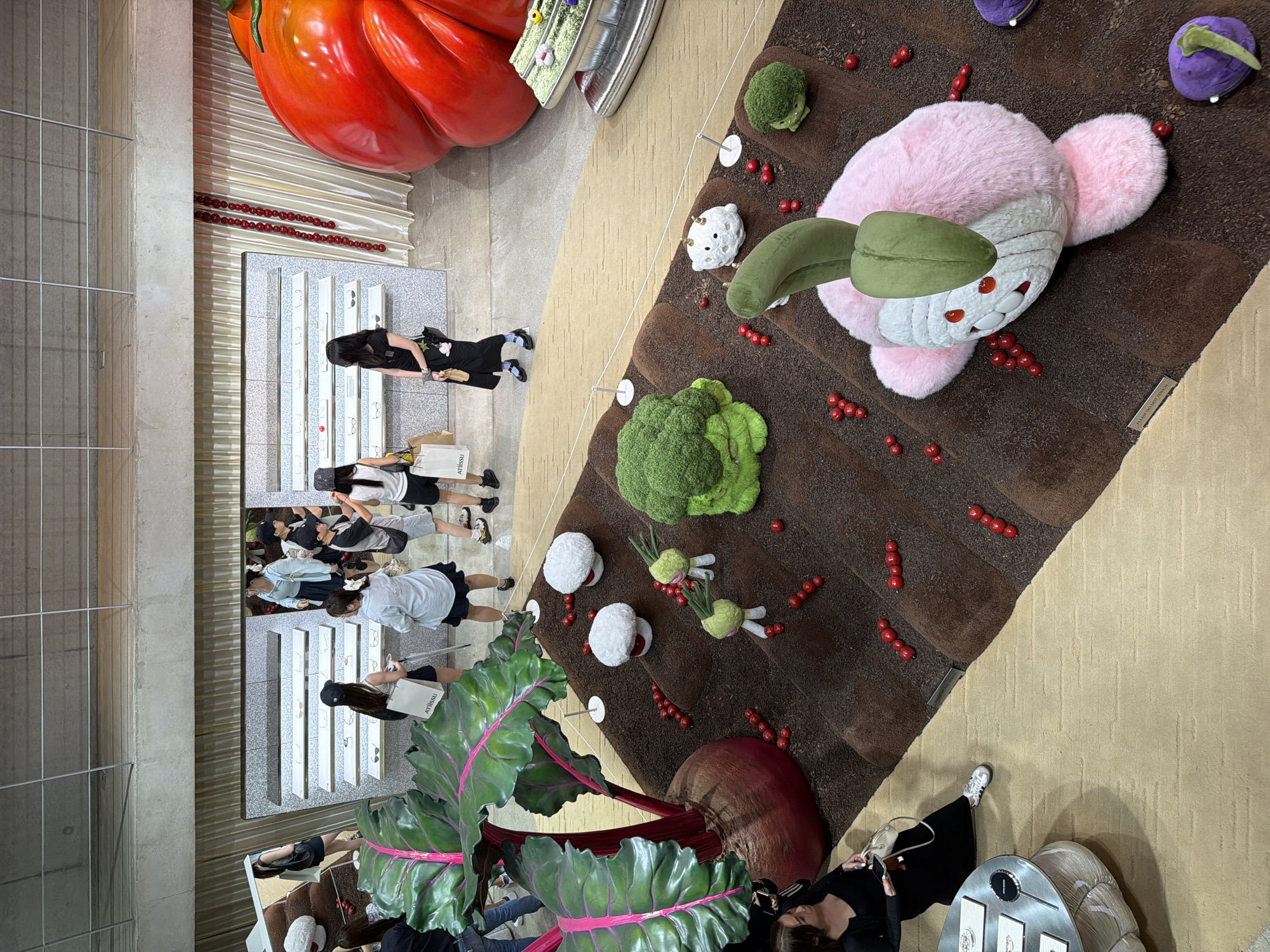 Seoul retail space blends eyewear, public art, and playful displays