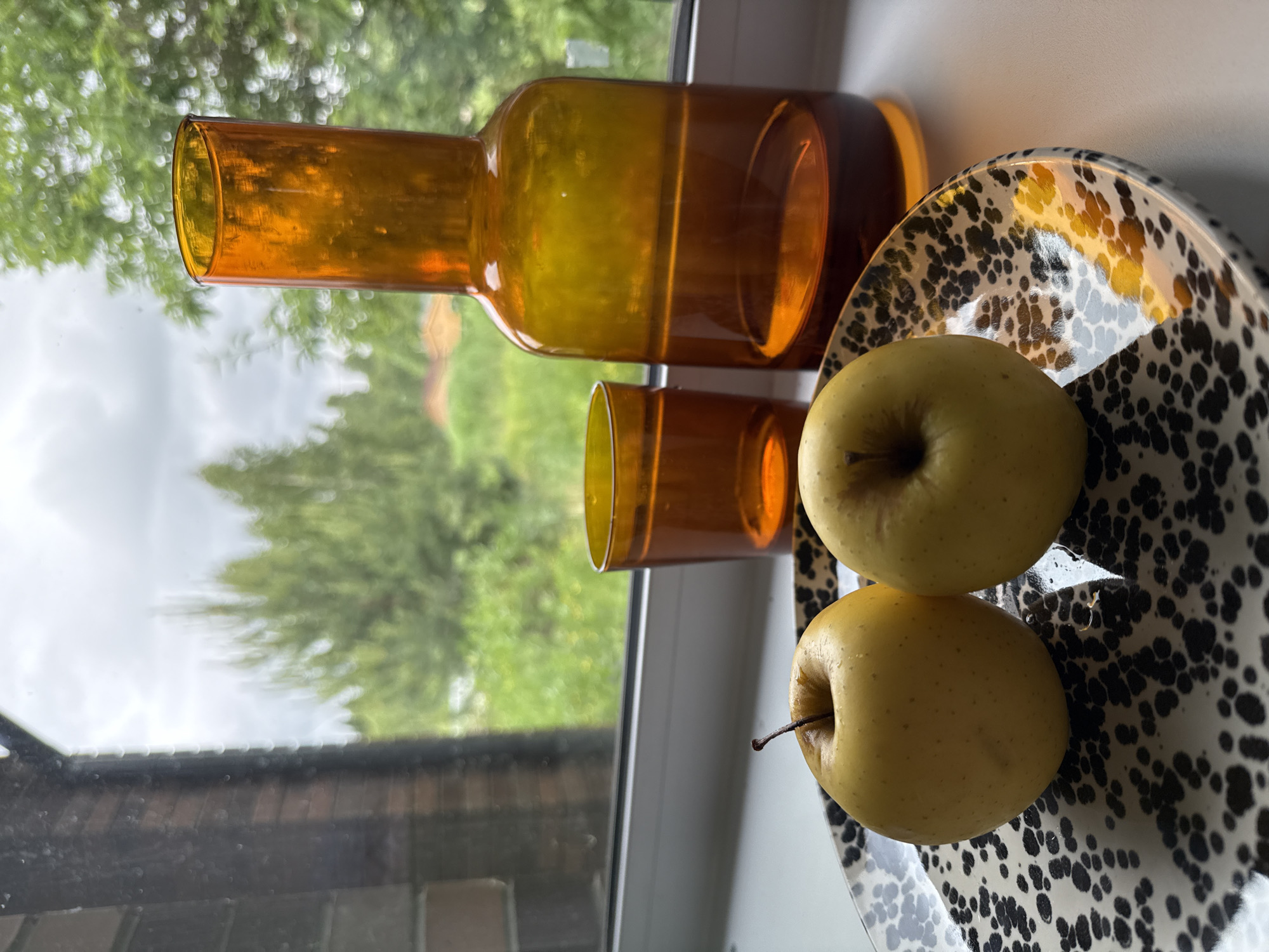 Morning domestic scenes documented in Izhevsk home