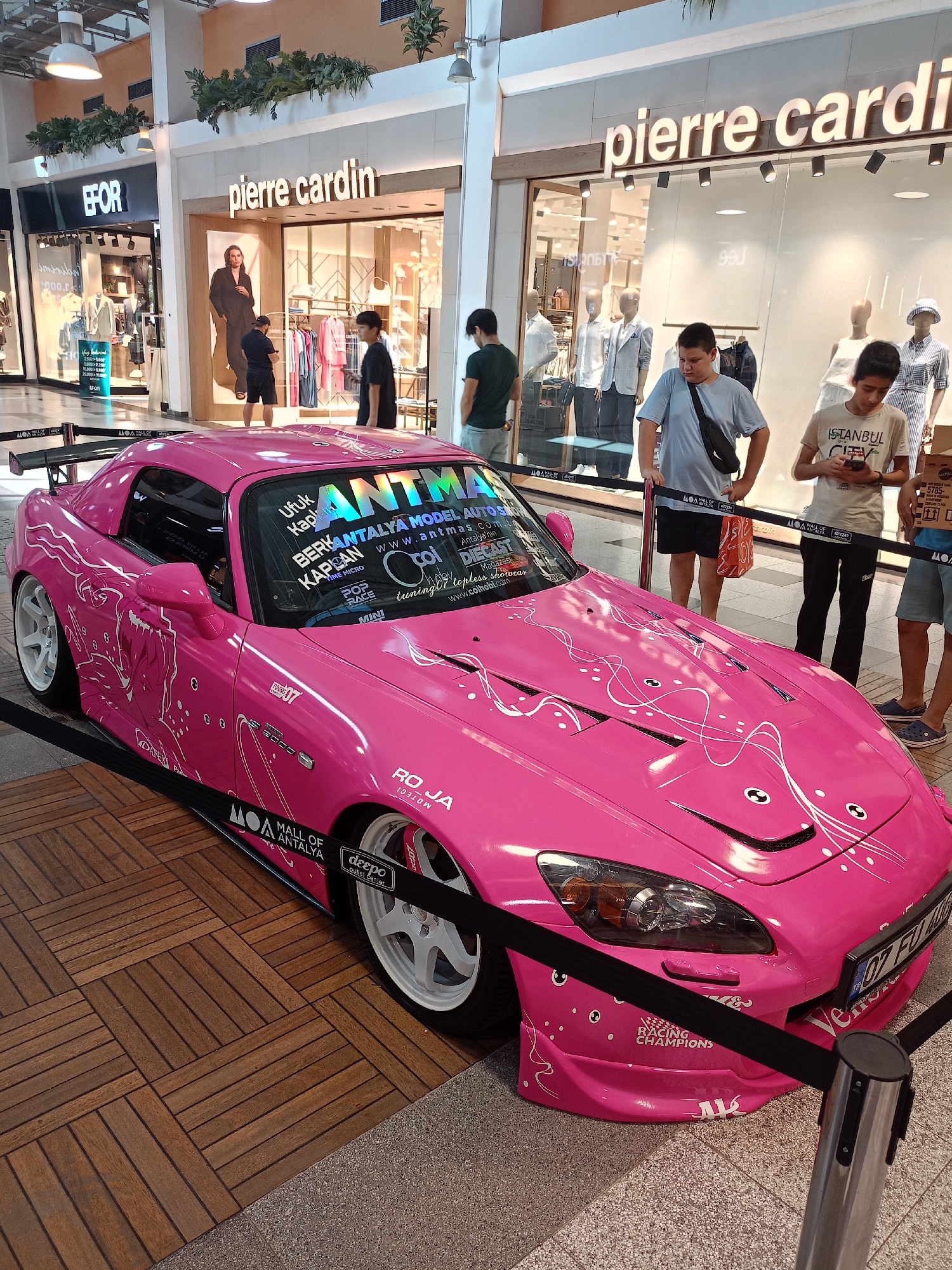 Custom pink Honda S2000 on show at Antalya mall