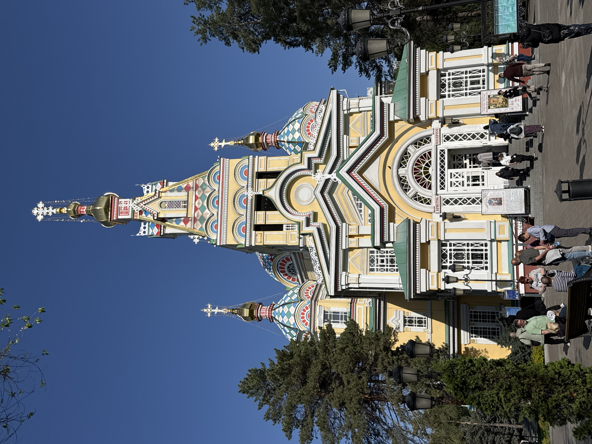 Tourist documents springtime sights across Almaty's parks and monuments