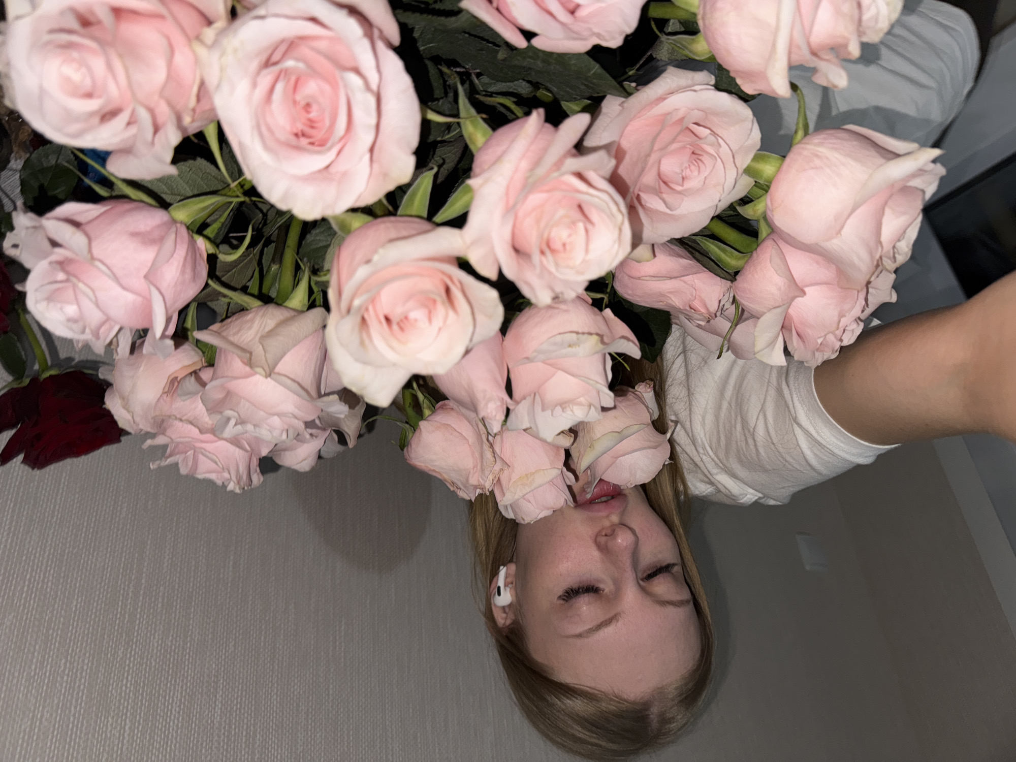 Intimate photo session with a bouquet of pink roses, Perm