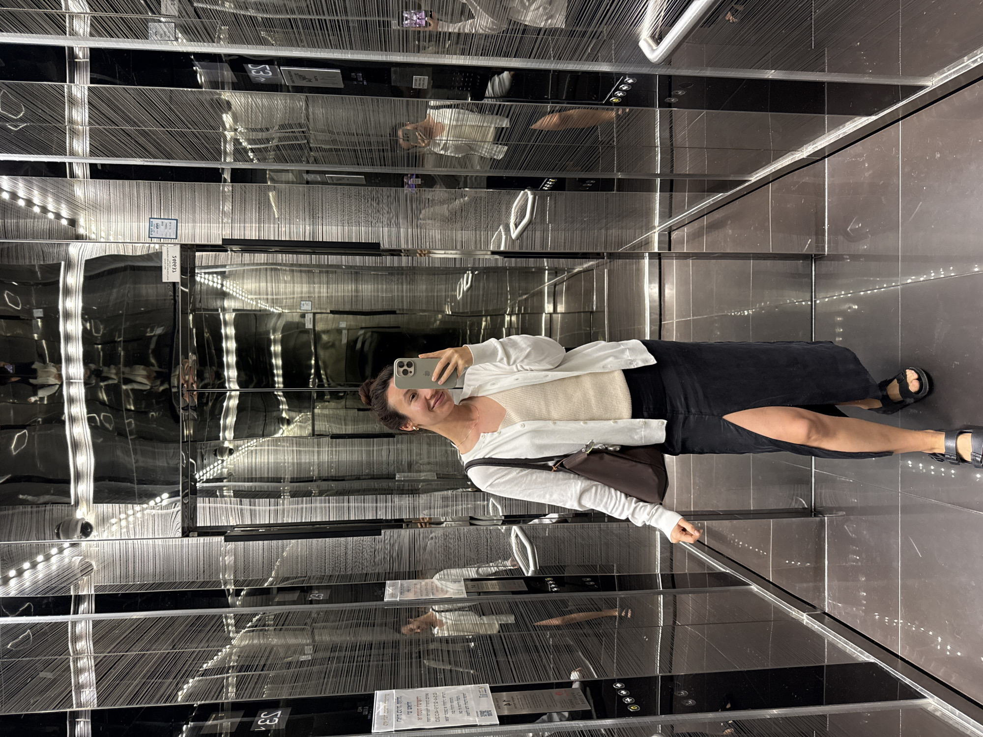 Woman documents personal day around Tel Aviv with selfies, spa treatment