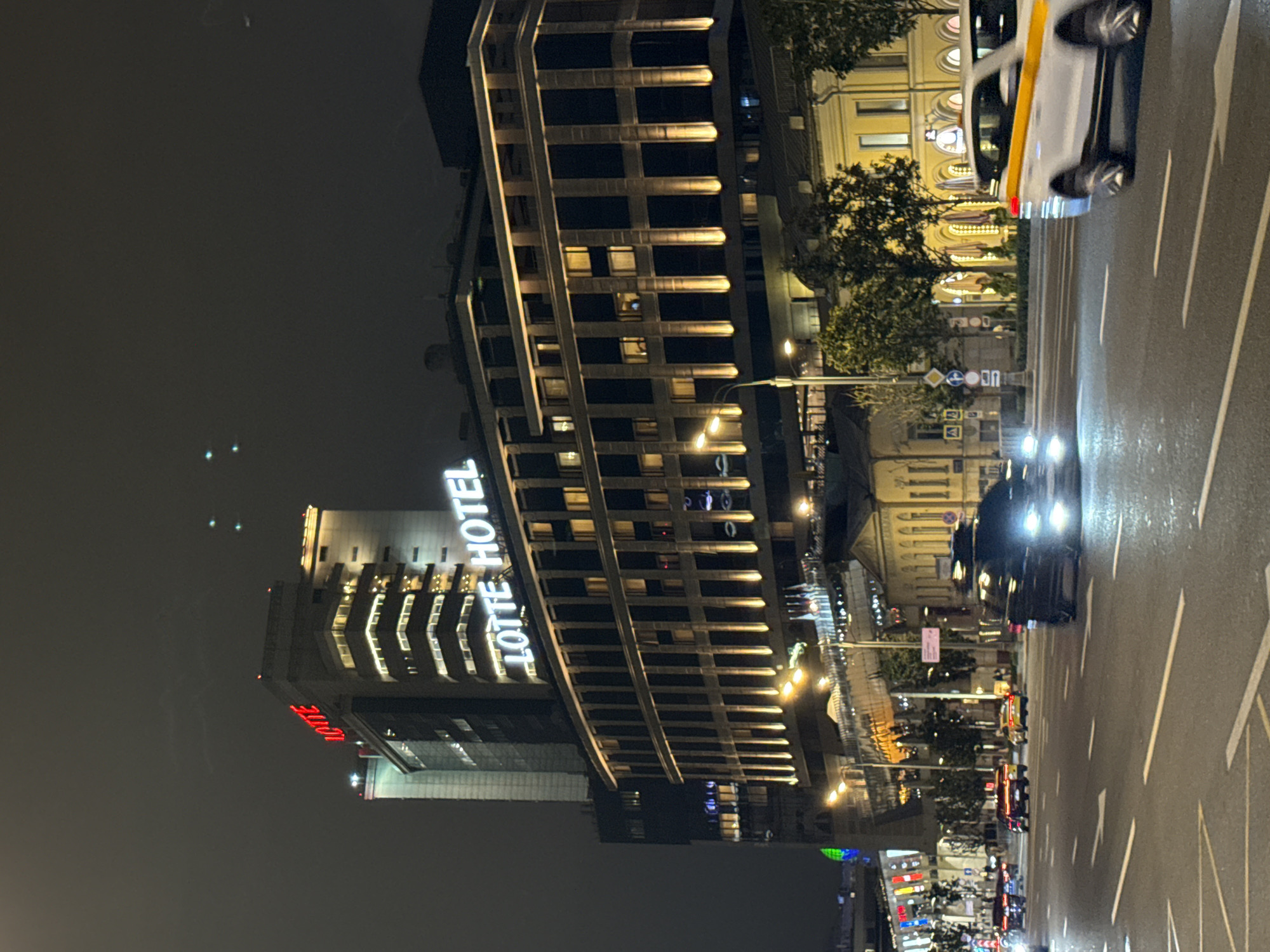 A summer evening drifting through central Moscow streets
