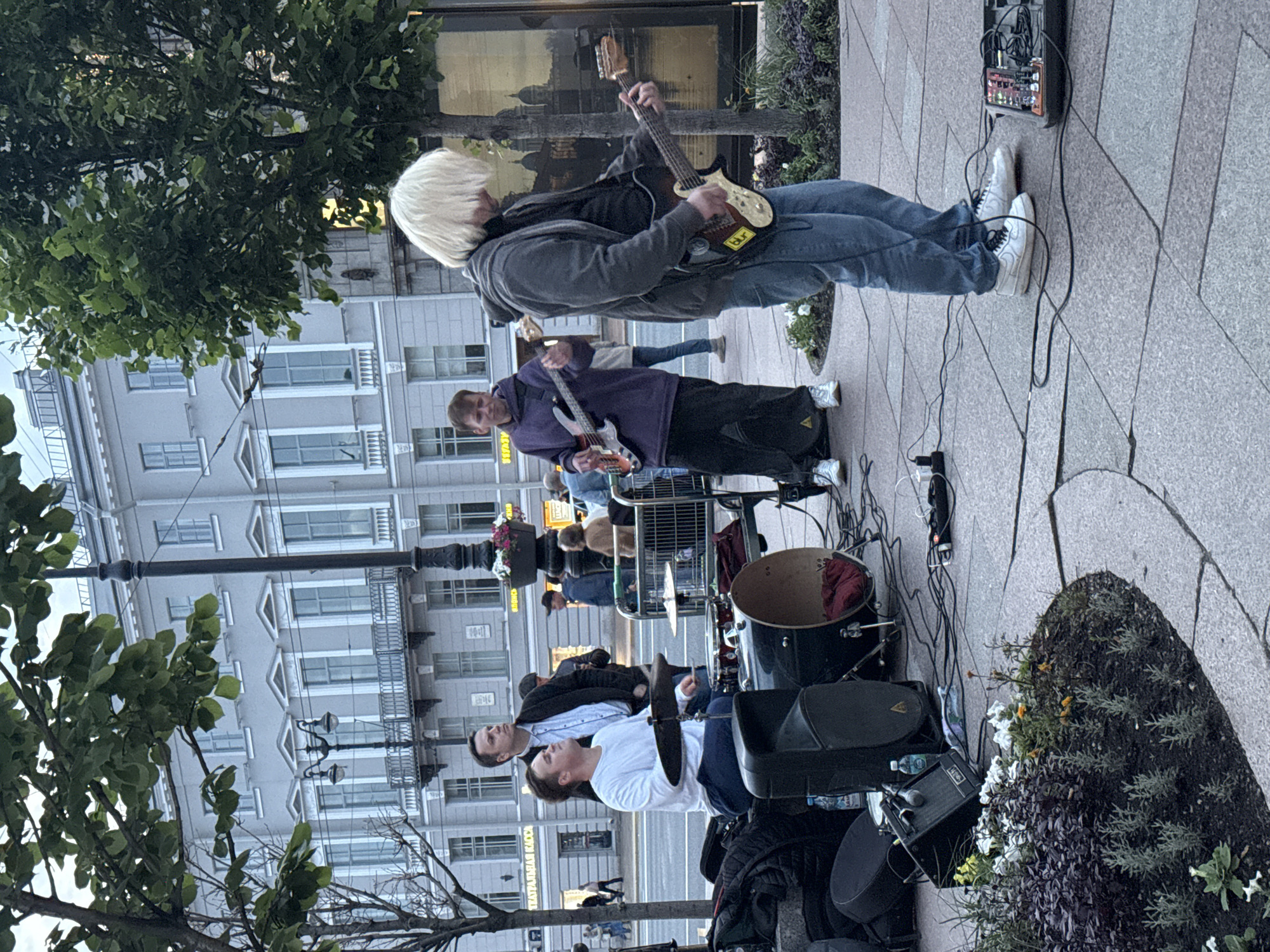 Street band plays into the evening on Nevsky Prospekt