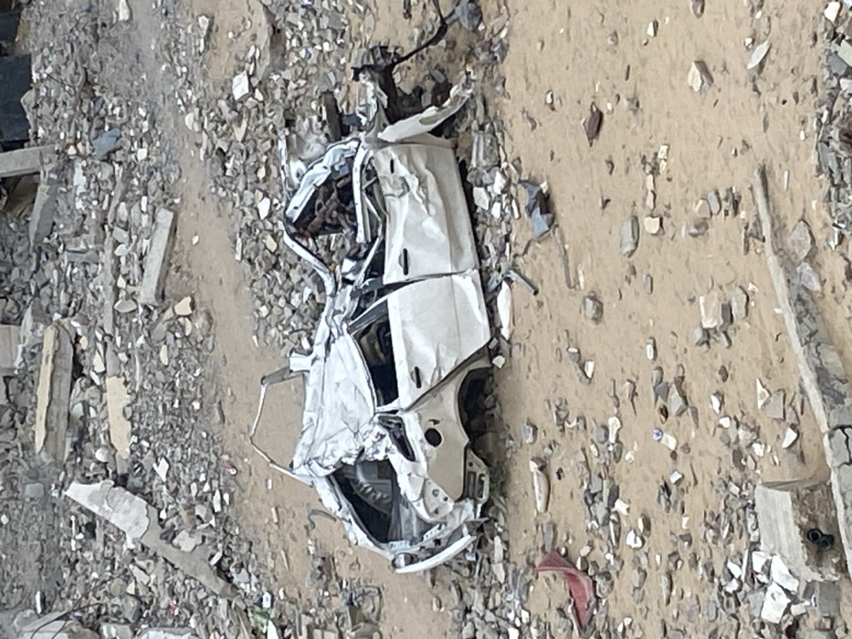 Khan Yunis residents navigate war-torn cityscape amid widespread destruction
