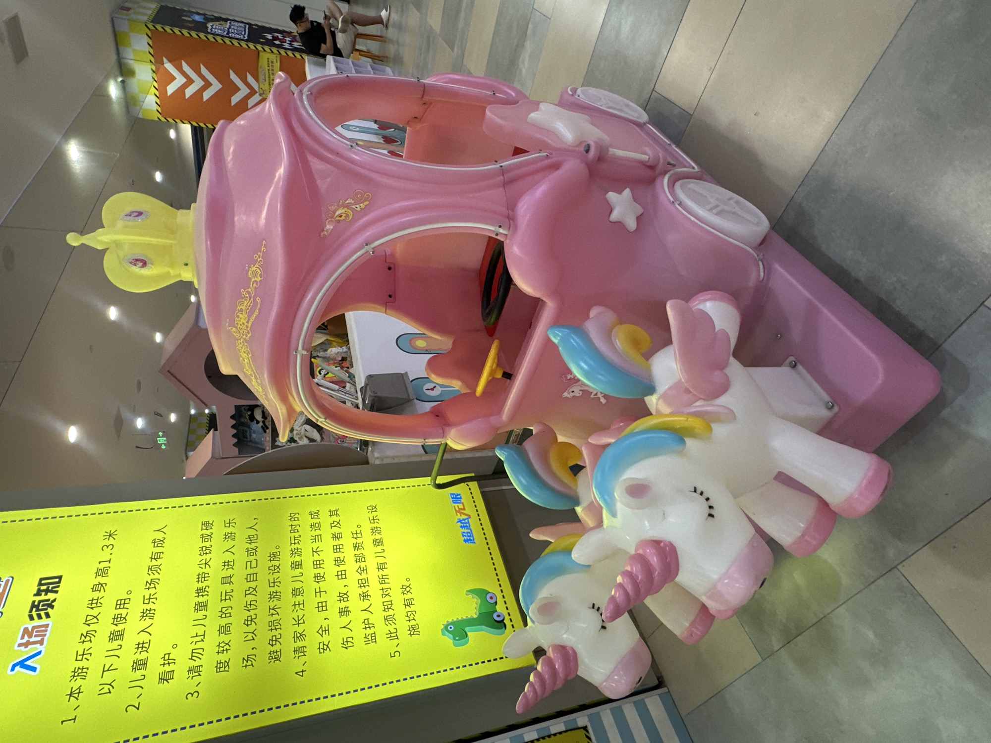 Daily life glimpses captured across Chongqing High-tech Zone