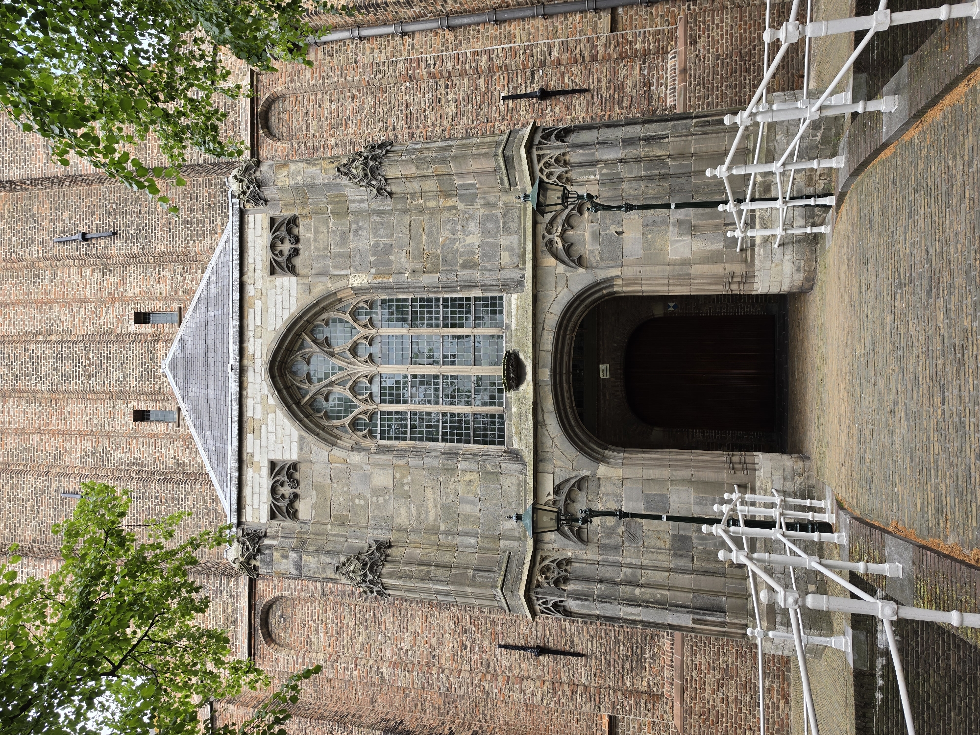 Architectural tour through Delft's historic city center landmarks