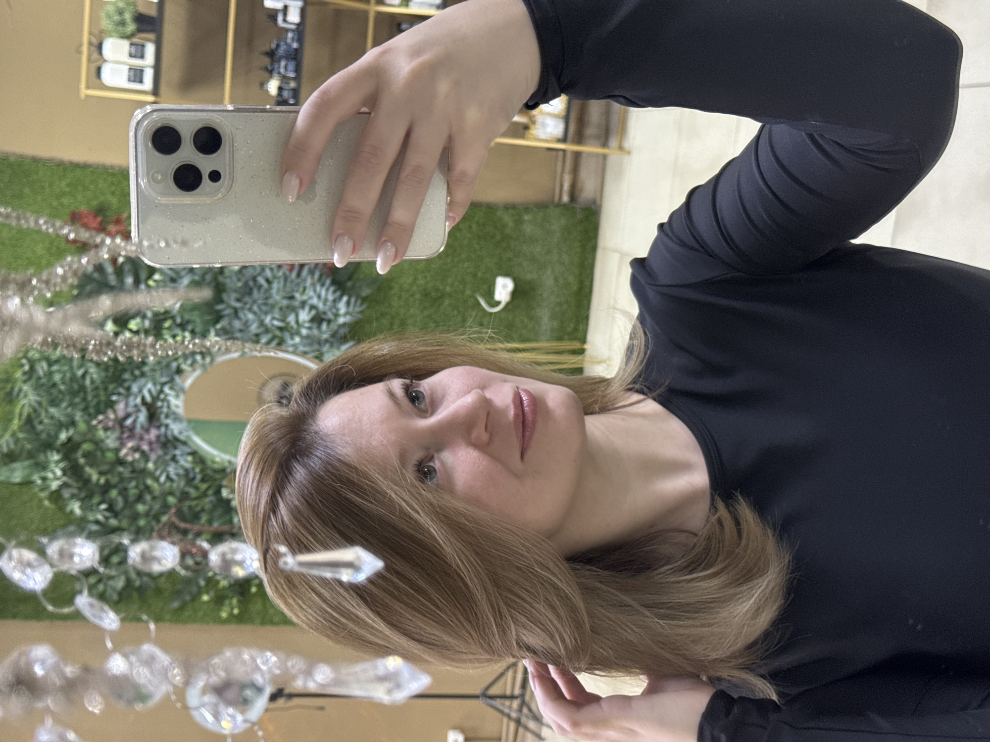 Woman documents morning routine through selfies in Chaikovsky, Russia