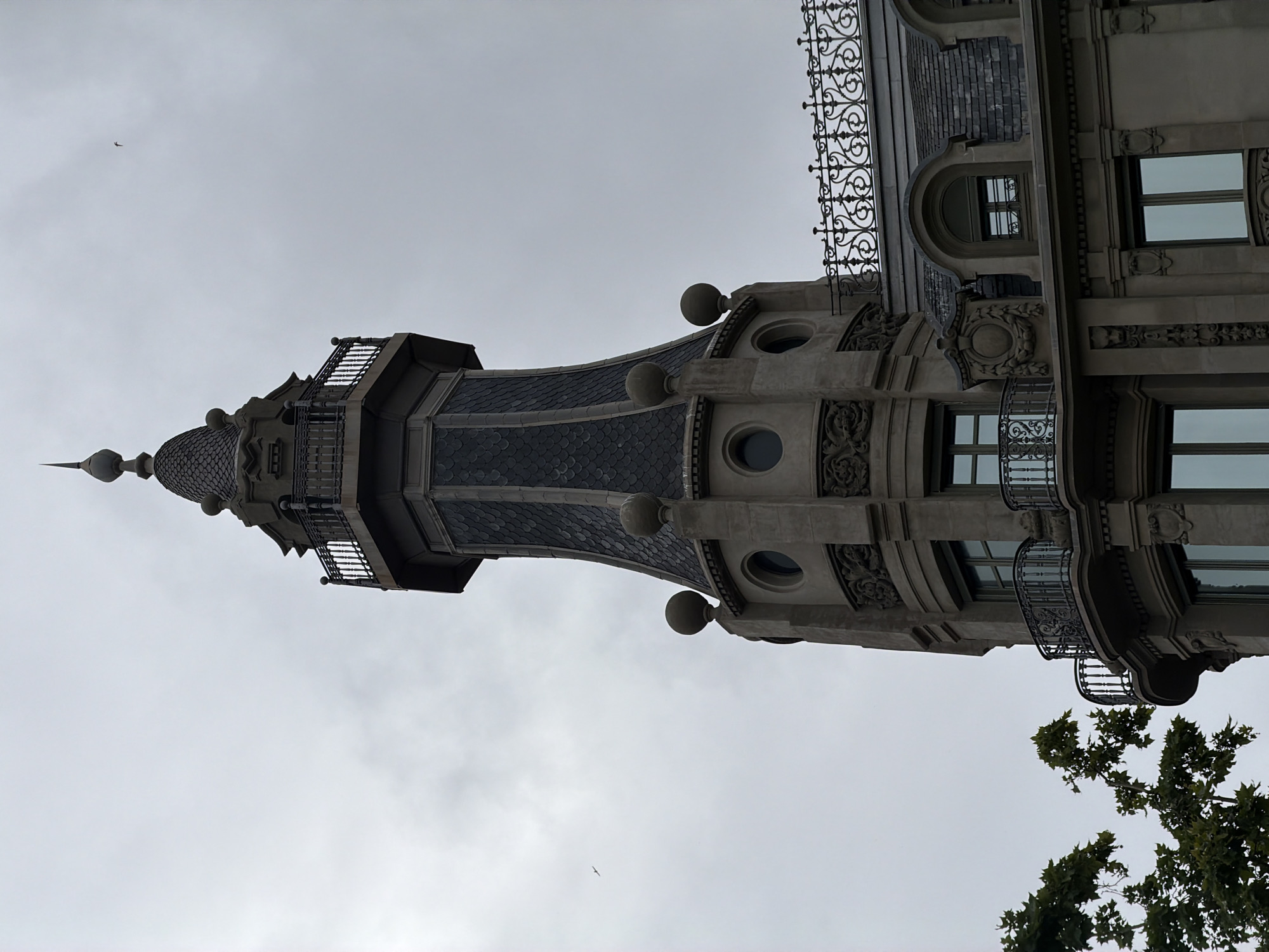 Barcelona architecture documented amid emergency vehicle response