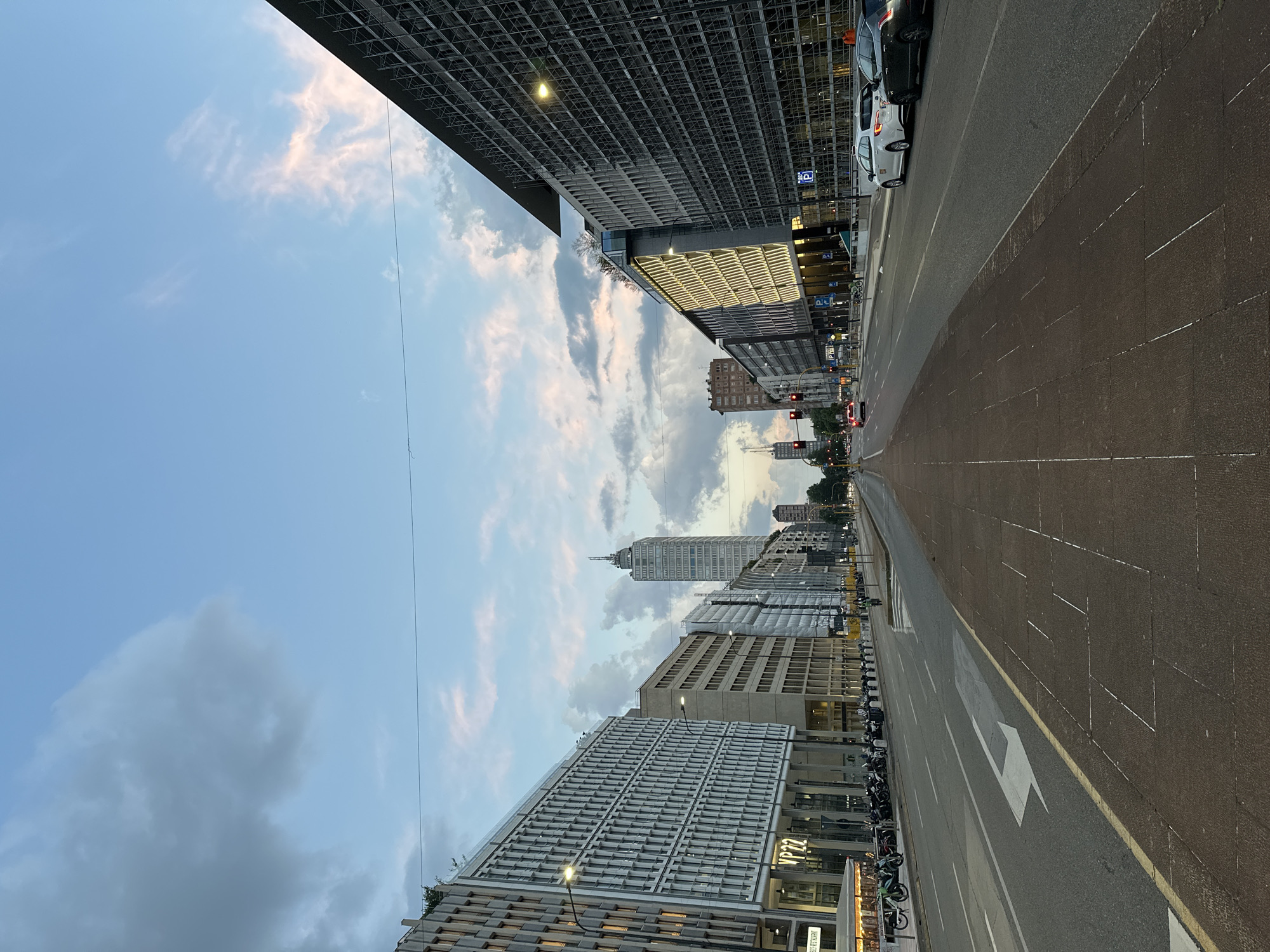 Milan street scene captured on Via Vittor Pisani