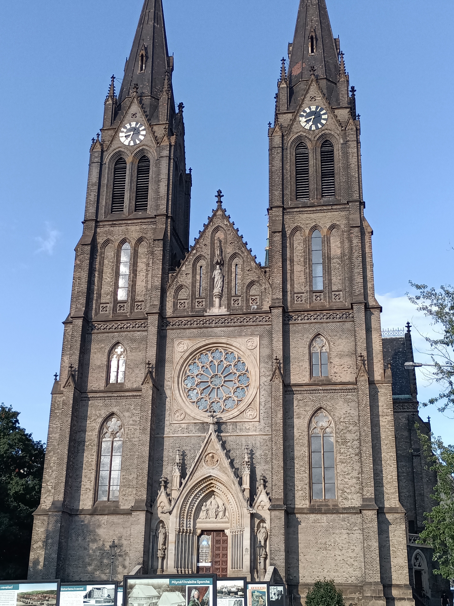 Up close with Vyšehrad's twin-spired basilica in Prague