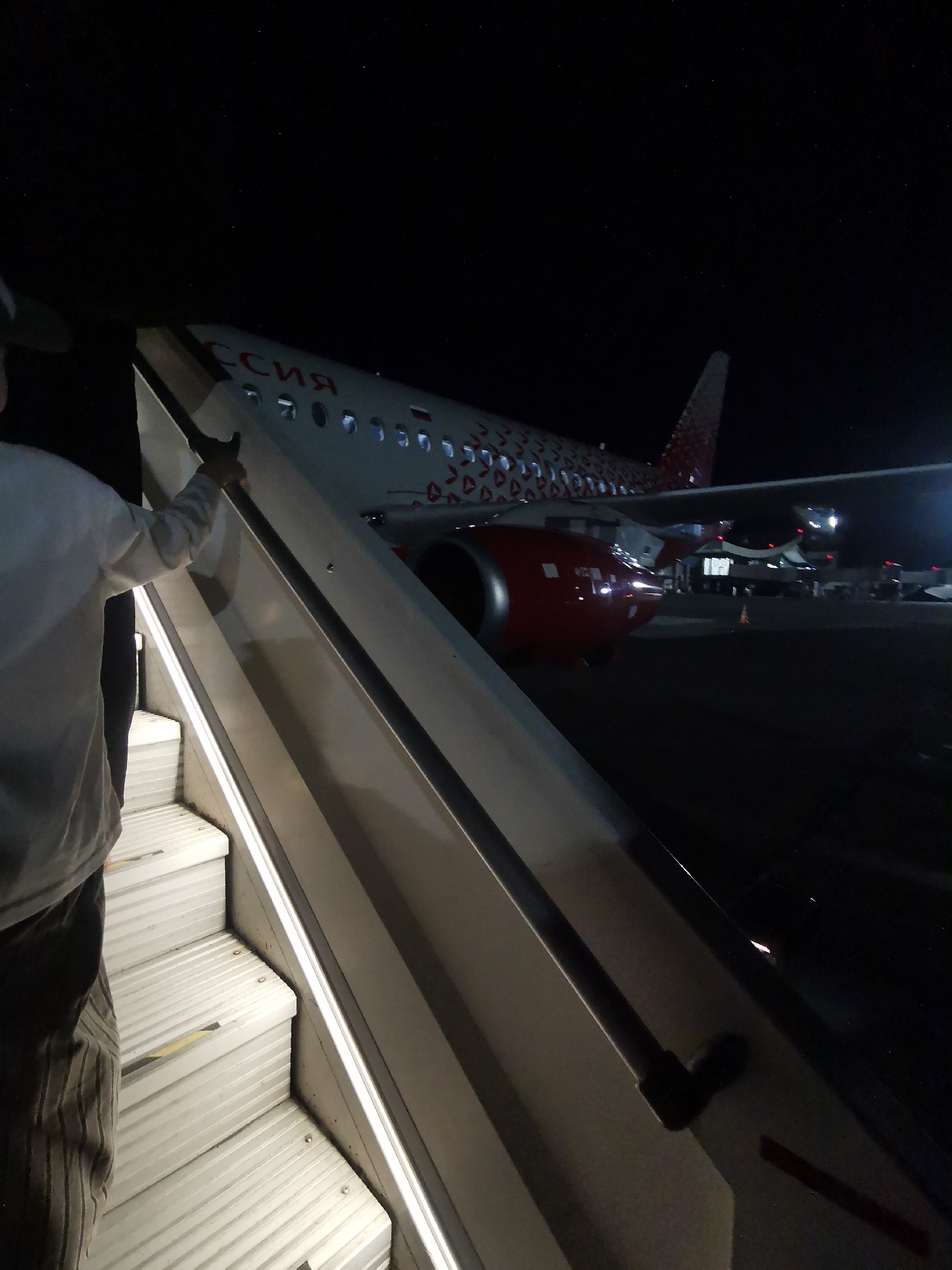 Russian aircraft activity and dining scene documented by witnesses