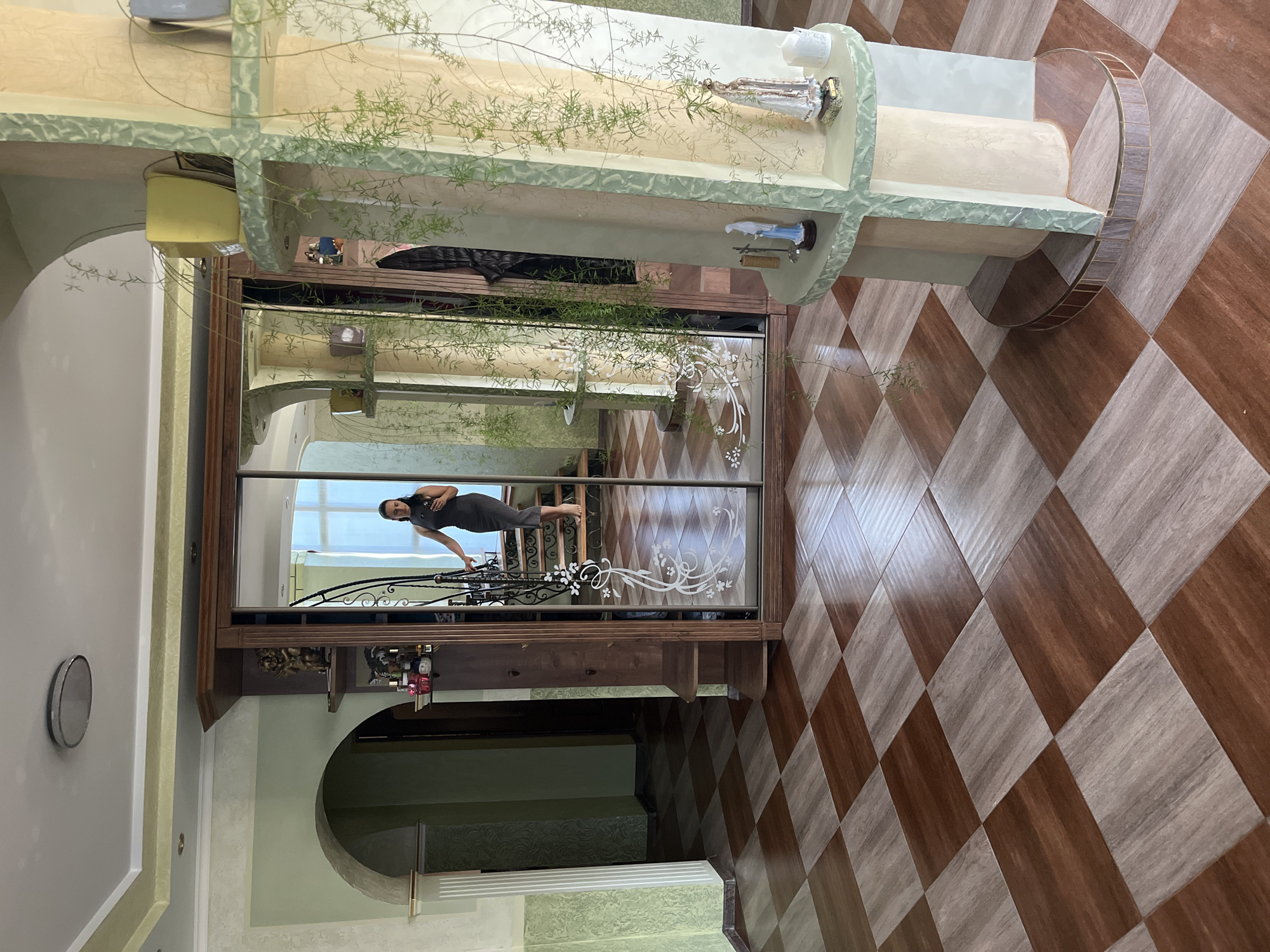 Early morning domestic life documented across Tarnivtsi, Ukraine homes