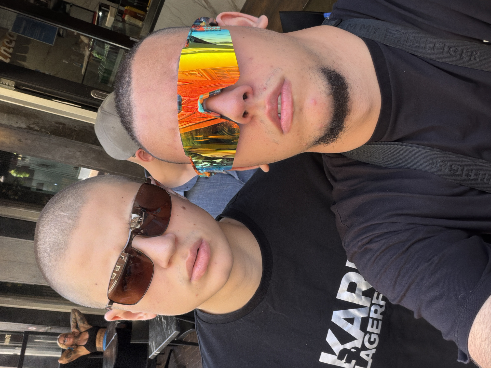 Group selfies and street scenes in central Amsterdam