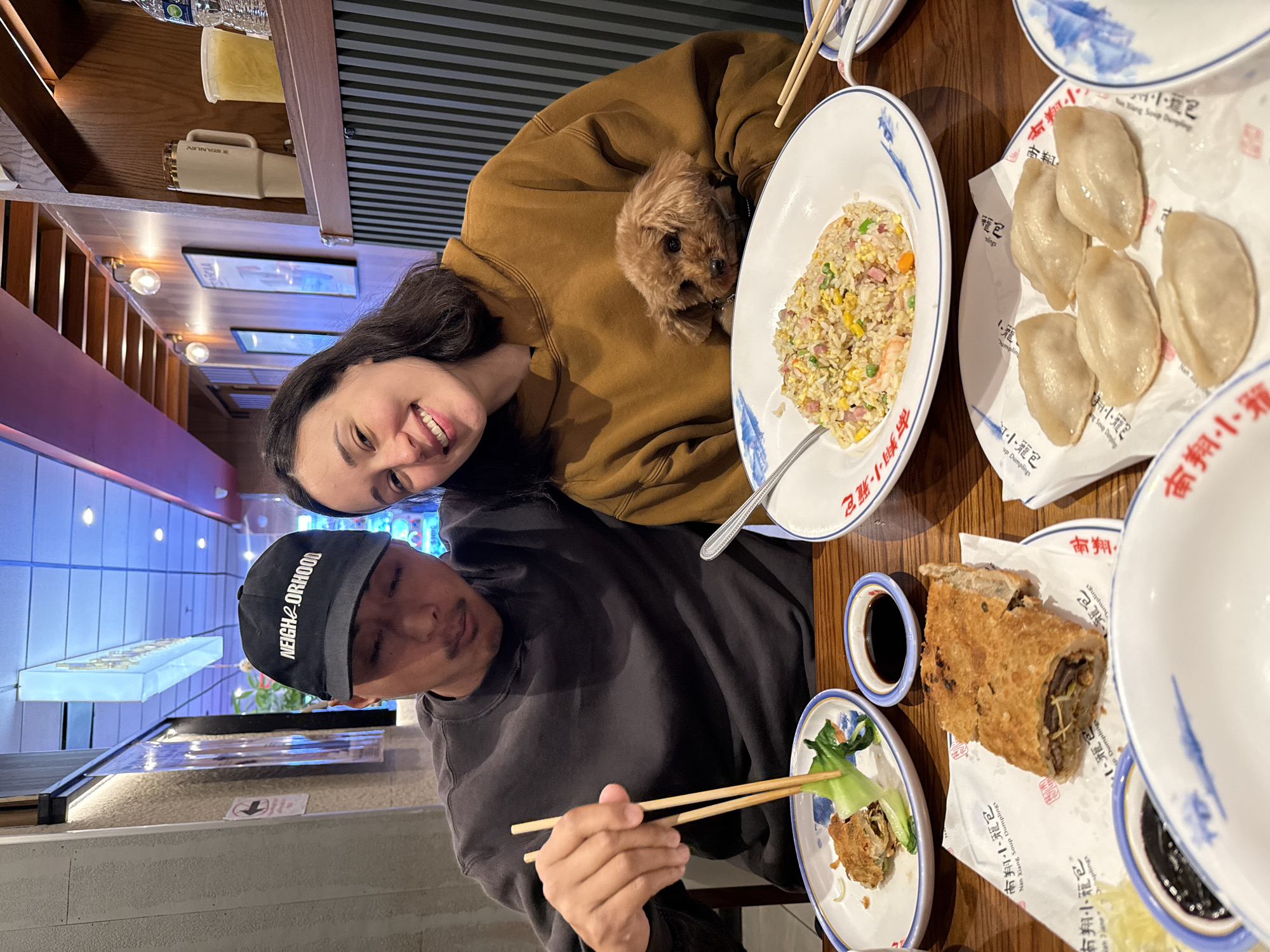 Couple dines with hidden dog at Upper Merion restaurant