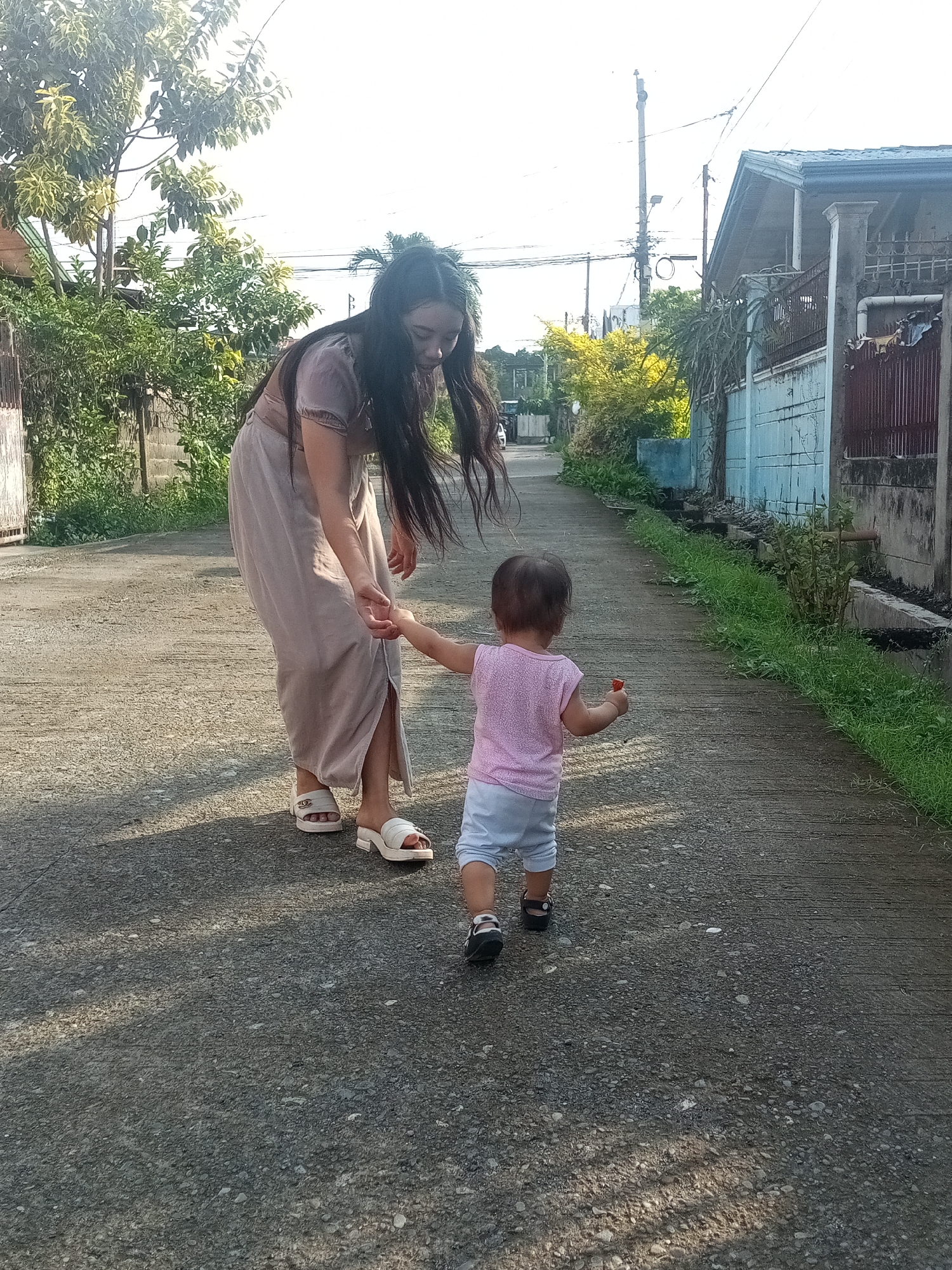 Morning stroll and street-level moments in Davao City