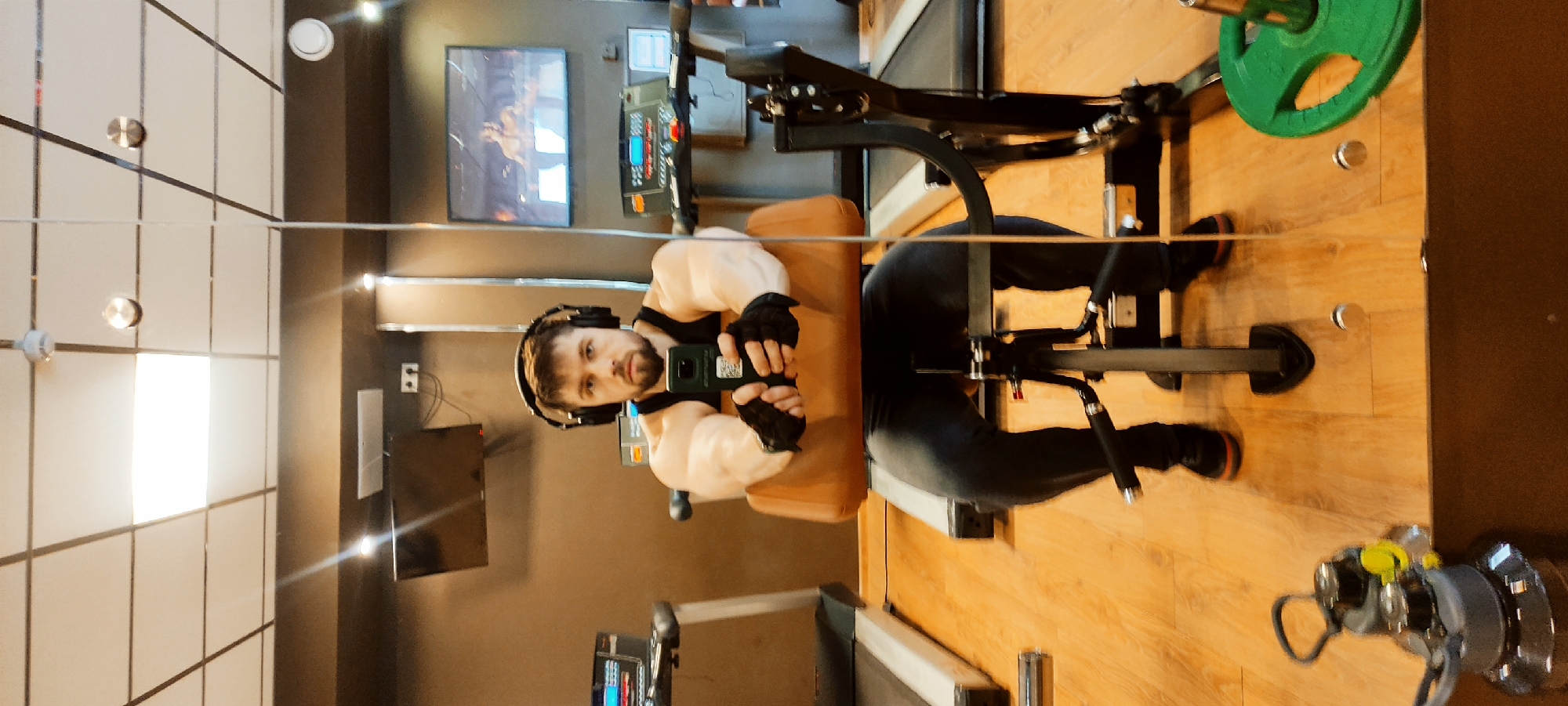 Gym workout session documented in Fryazino, Russia