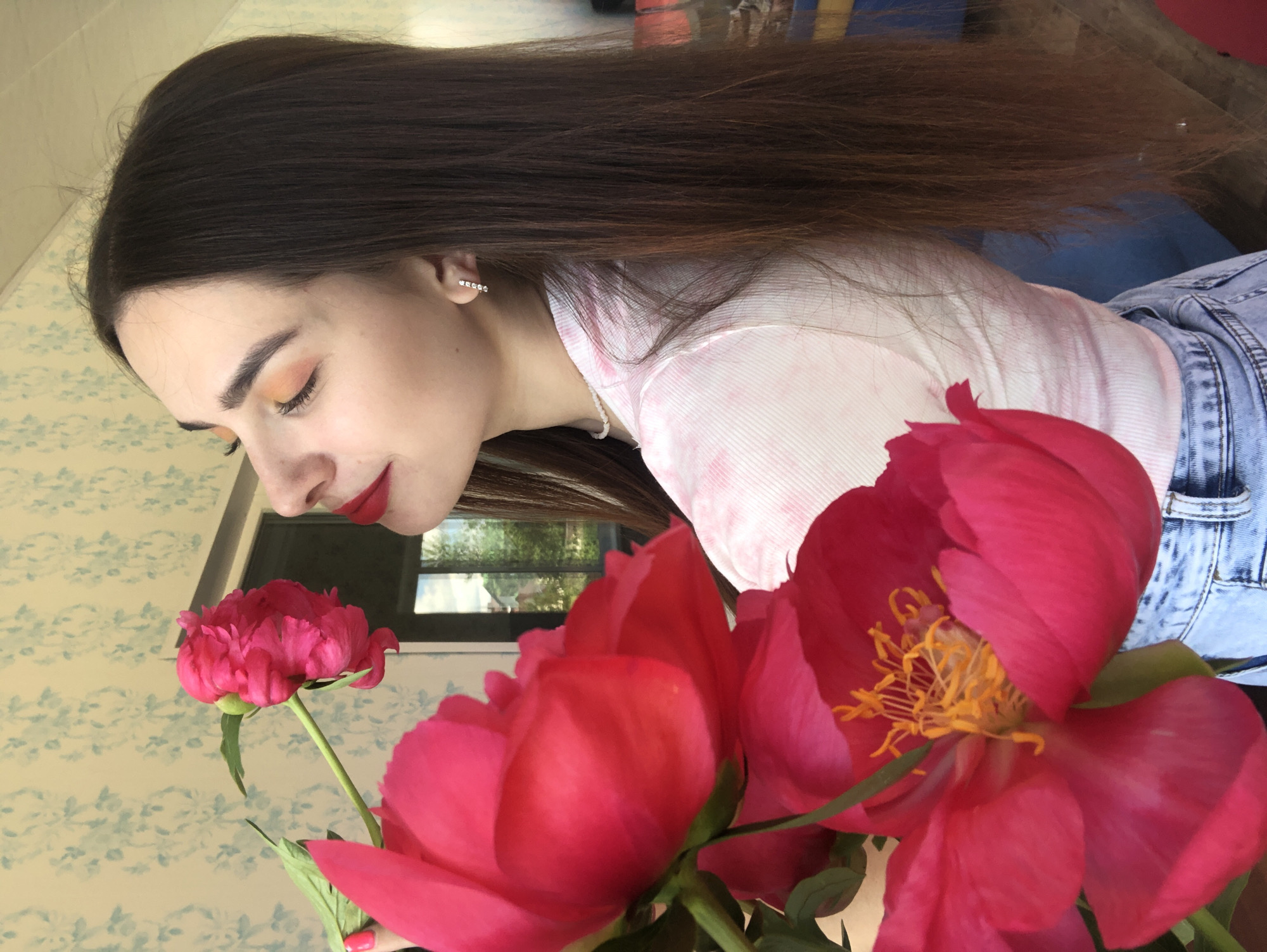Morning peony arrangement and quiet domestic moments in Noviy, Russia