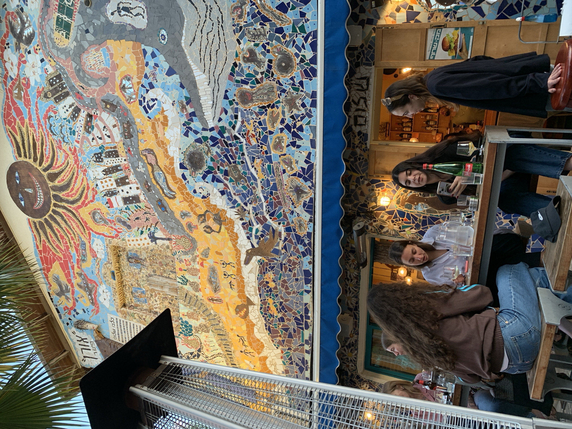 Tel Aviv residents enjoy afternoon leisure activities across city