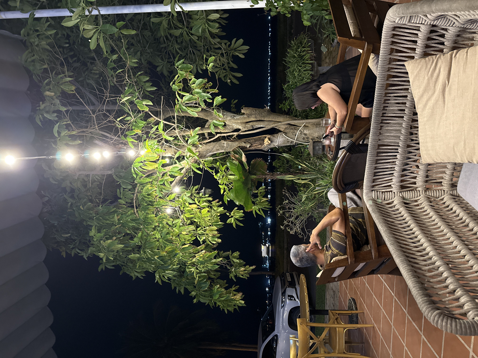Cafes, coast, and street life in Nam Nha Trang Ward
