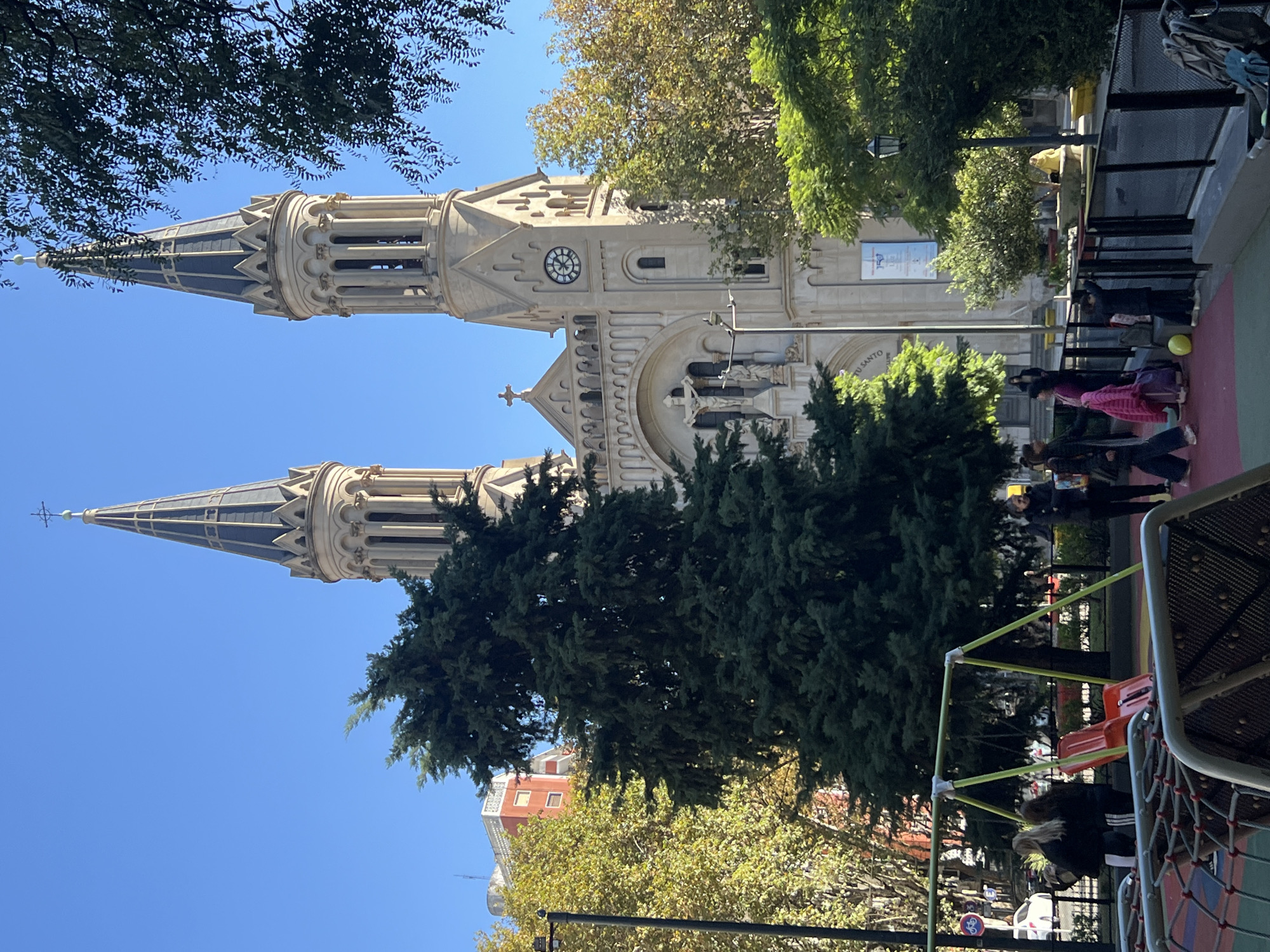 Buenos Aires church and street life observed Tuesday afternoon