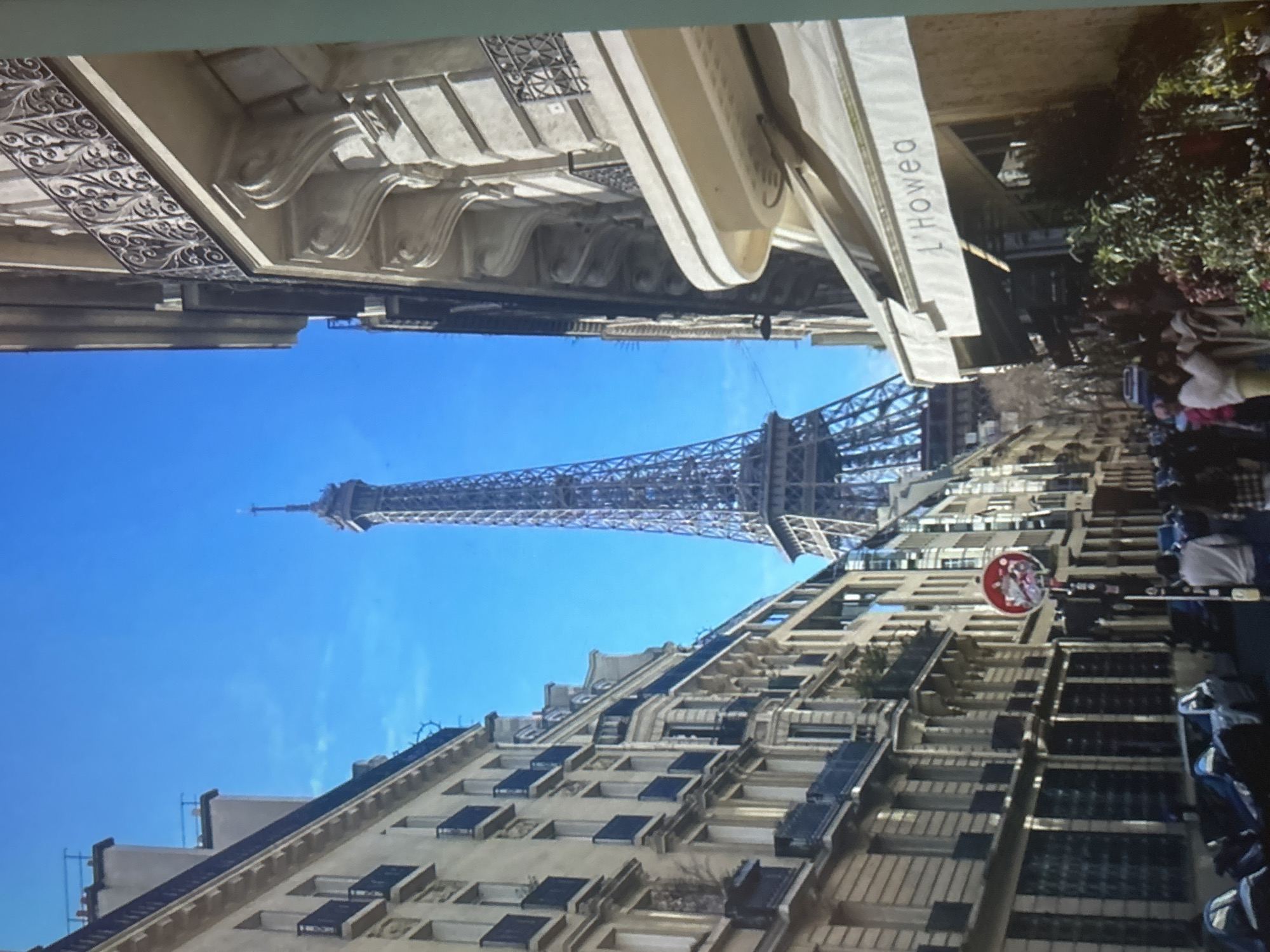 Tourist captures routine Paris street scenes during evening walk
