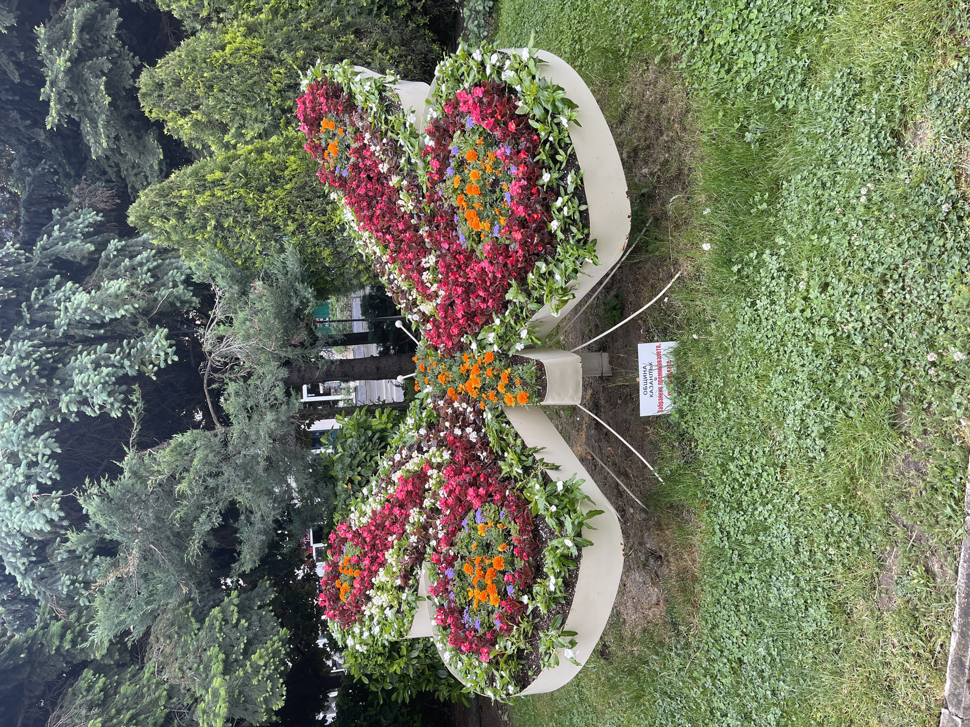 Tourist documents Kazanlak's parks, monuments, and streetscapes